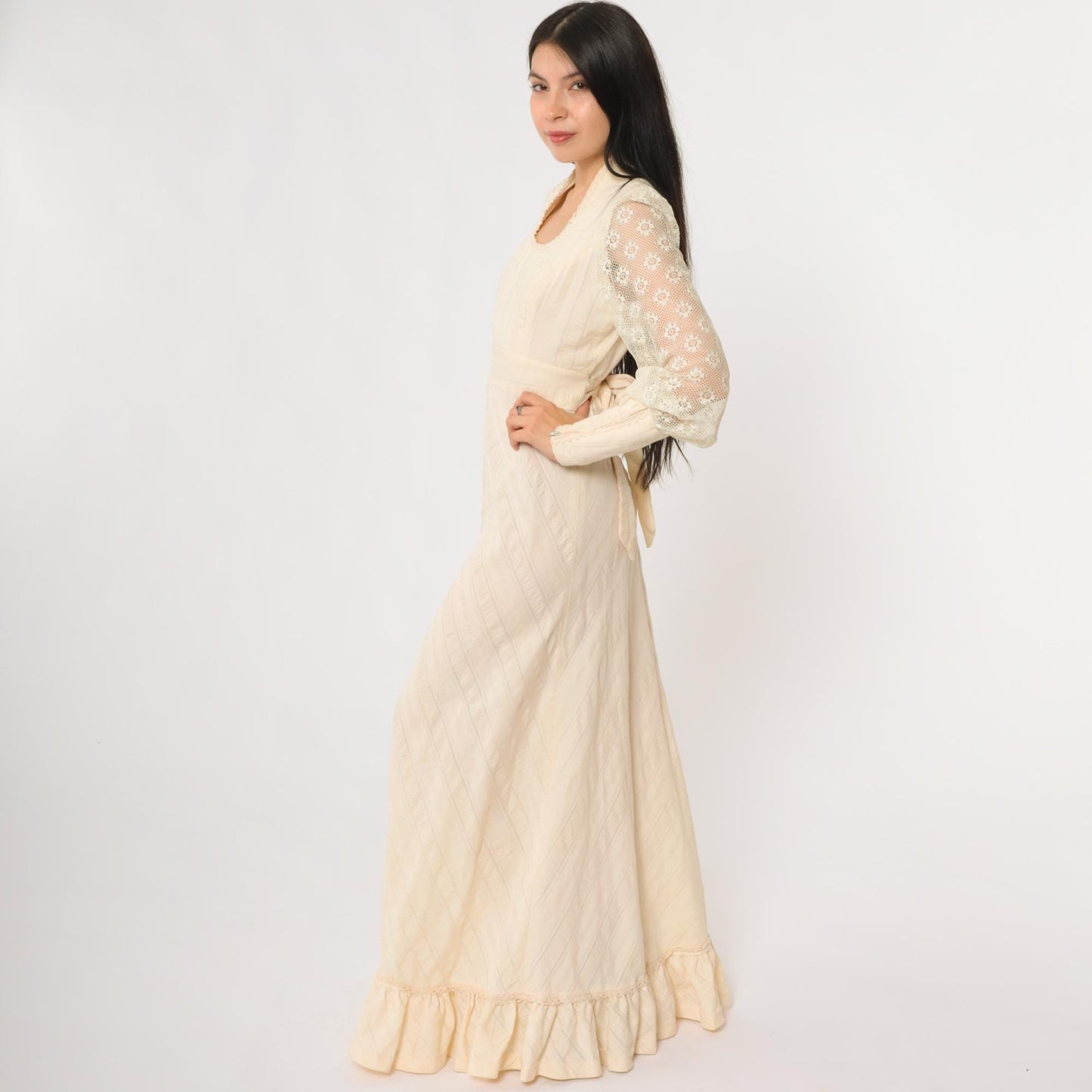 70s Cream Lace Maxi Dress Long Sleeve Scoop Neck Fitted Bodice Medium M
