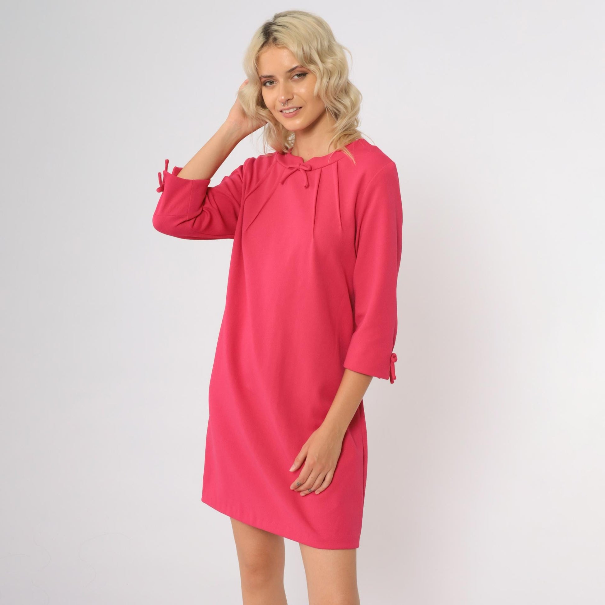 1960s Pink Mini Shift Dress Bow Tie Neck Drop Waist Short Sleeve Large L