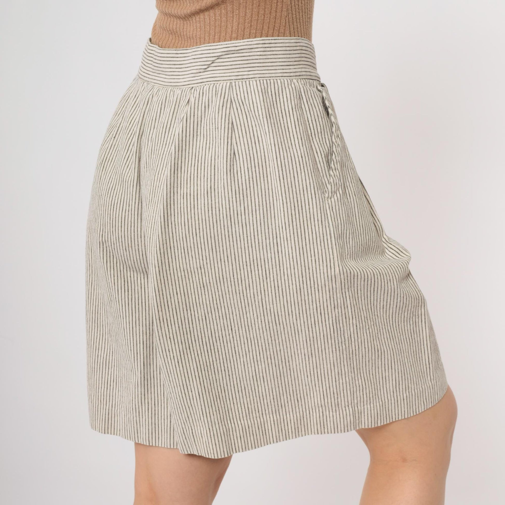 90s High Waisted Pleated Shorts Pinstripe Cotton Preppy Beige Medium M