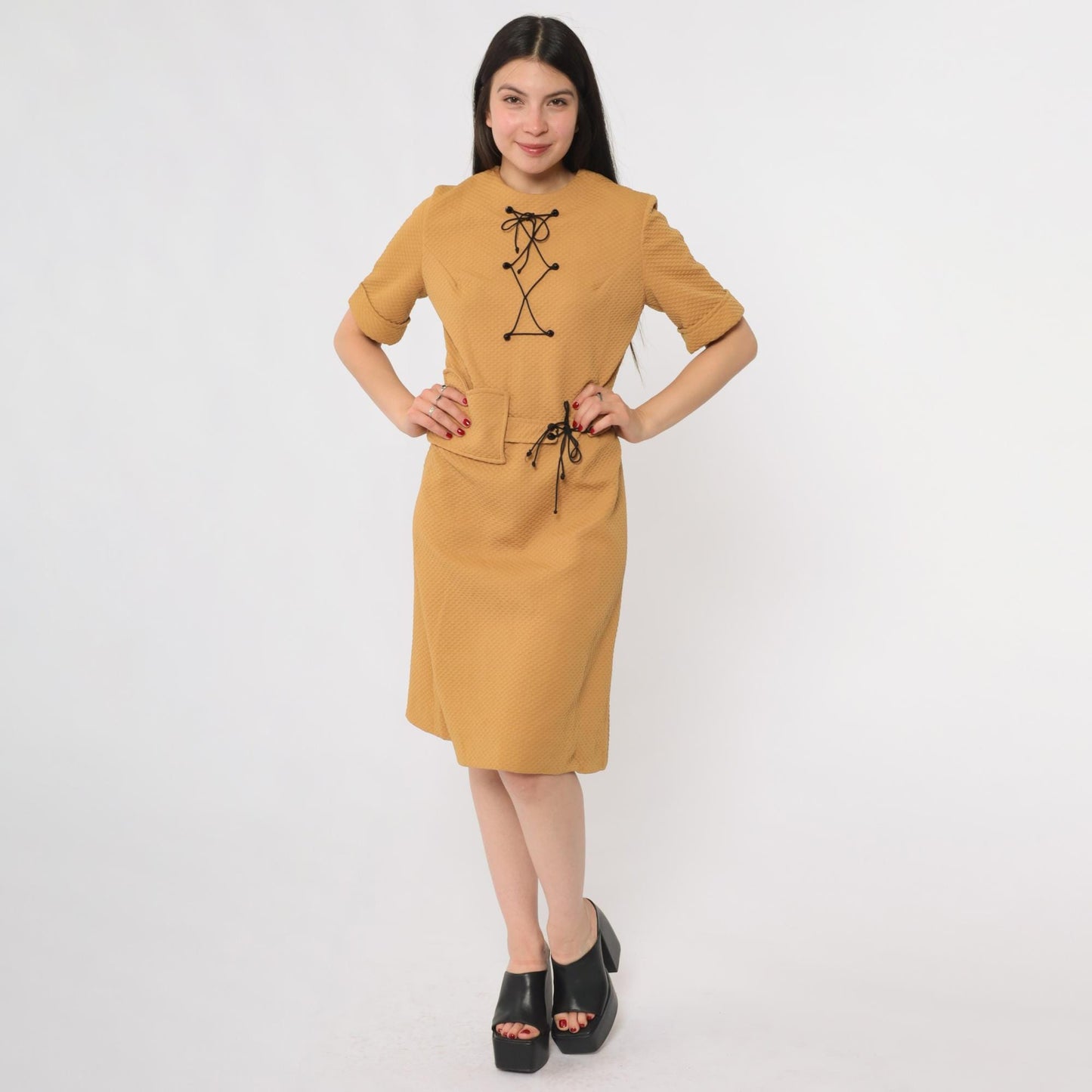 70s Mod Shift Dress Camel Brown Knee Length Lace-Up Detail Medium M