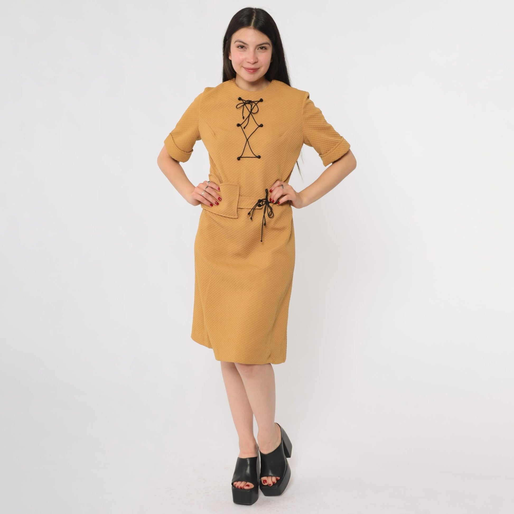 70s Mod Shift Dress Camel Brown Knee Length Lace-Up Detail Medium M