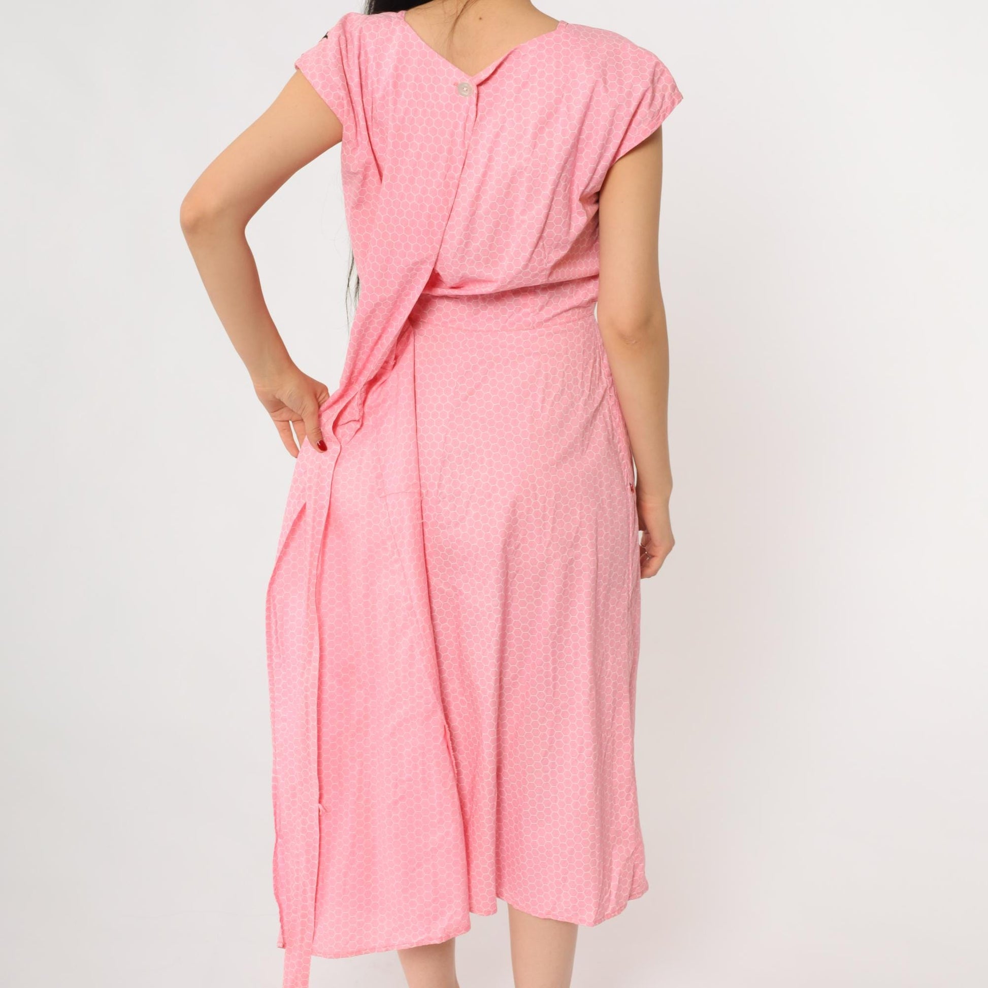 70s Bee Honeycomb Print Wrap Dress Pink Embroidered Cap Sleeve Midi Medium Large