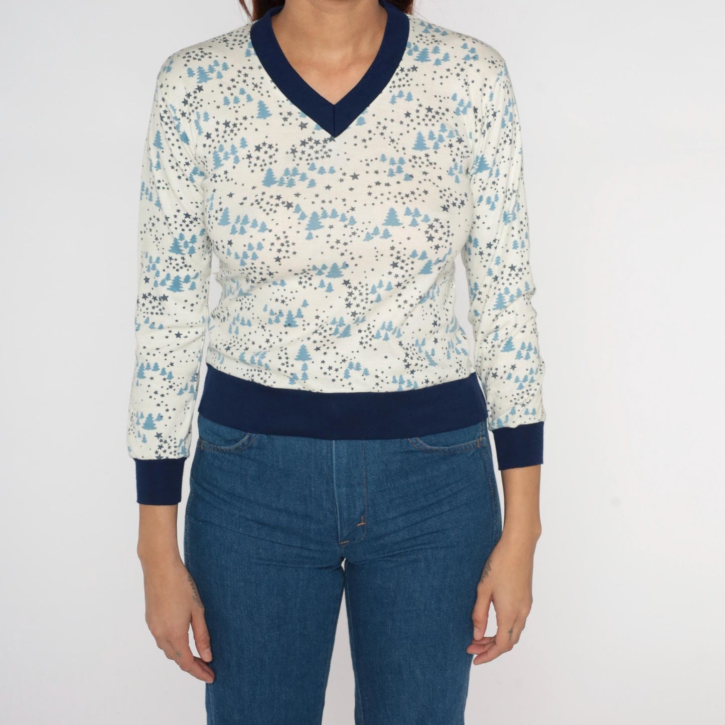 80s Christmas Tree Stars Ringer Sweater White Navy Trim V-Neck Small