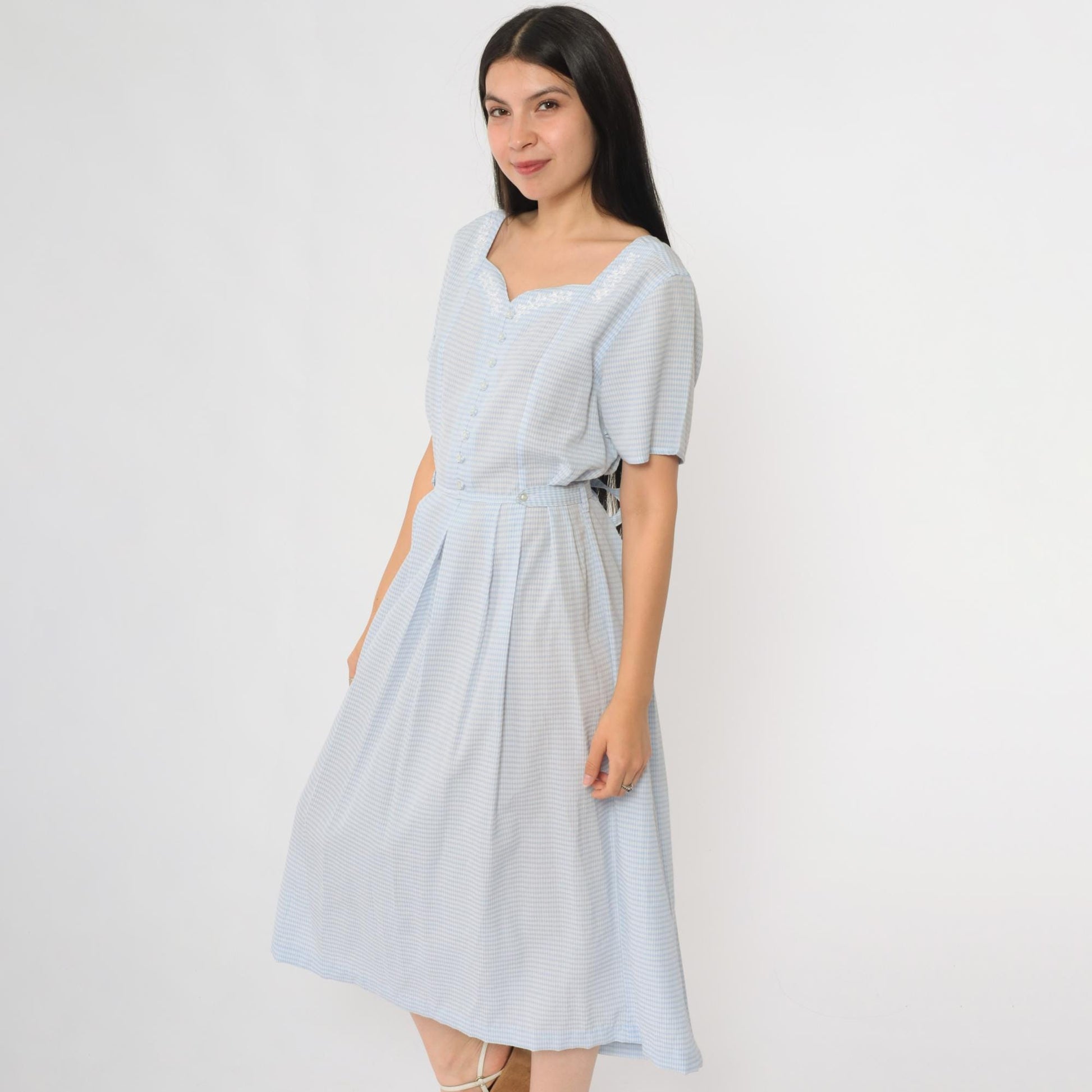 90s Blue Gingham Sundress Floral Embroidered Sweetheart Neckline Midi Medium