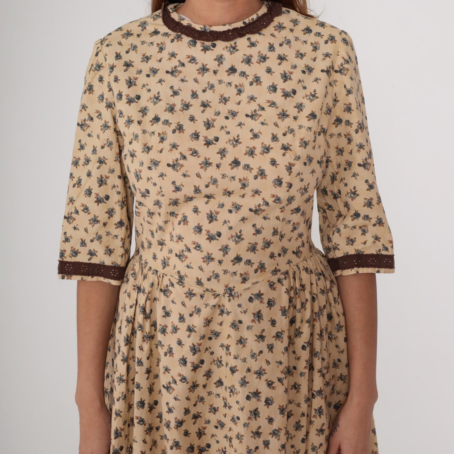 70s Calico Prairie Dress Tan Blue Floral Cotton Midi Medium M