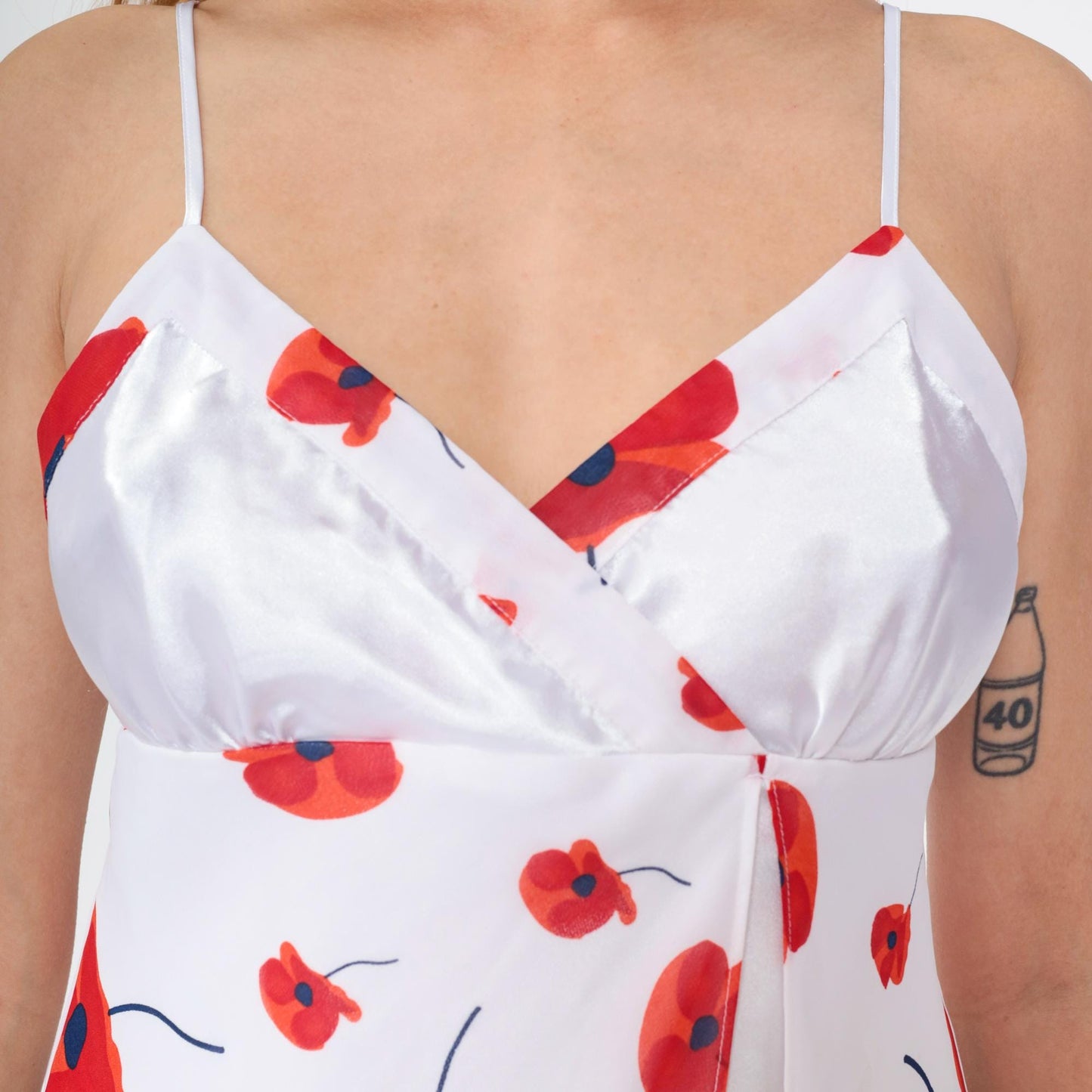 Y2K Red Poppy Floral Camisole White Spaghetti Strap Wrap Front Medium M