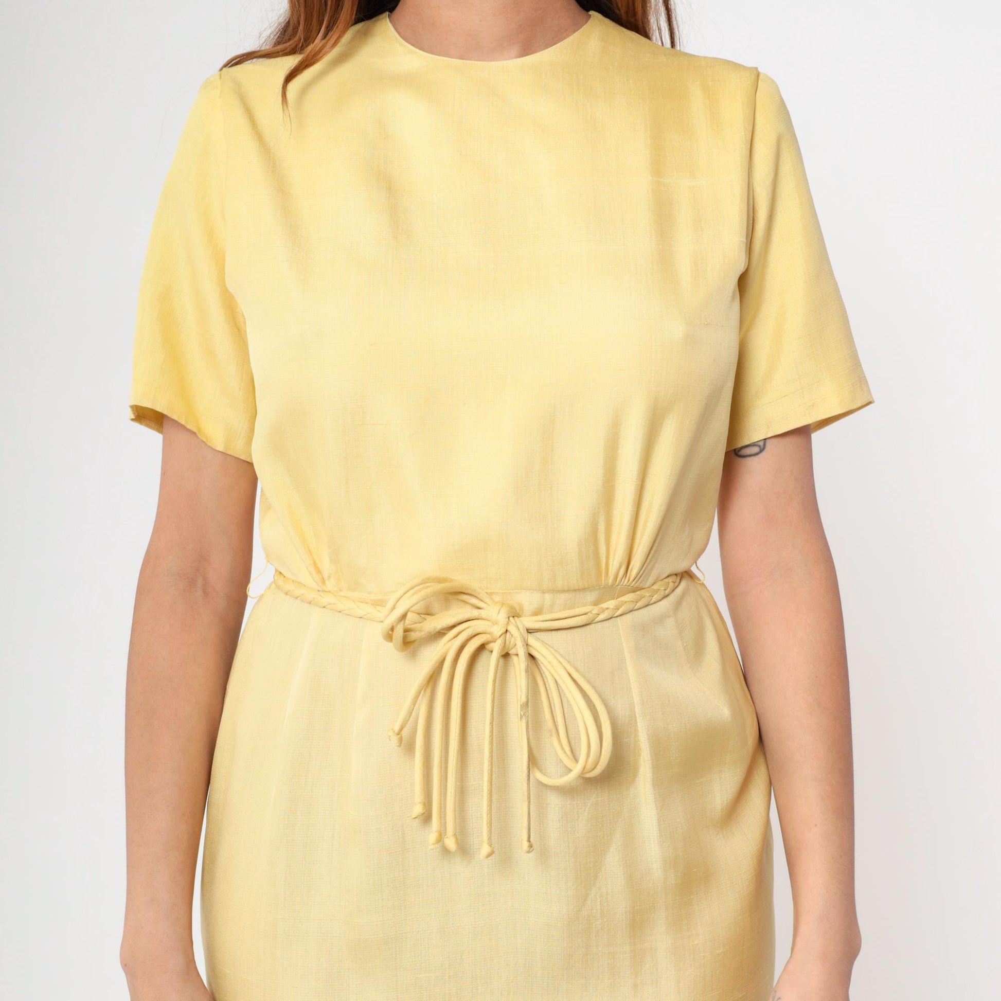 1960s Yellow Silk Shift Dress Crew Neck Belted Short Sleeve Small S