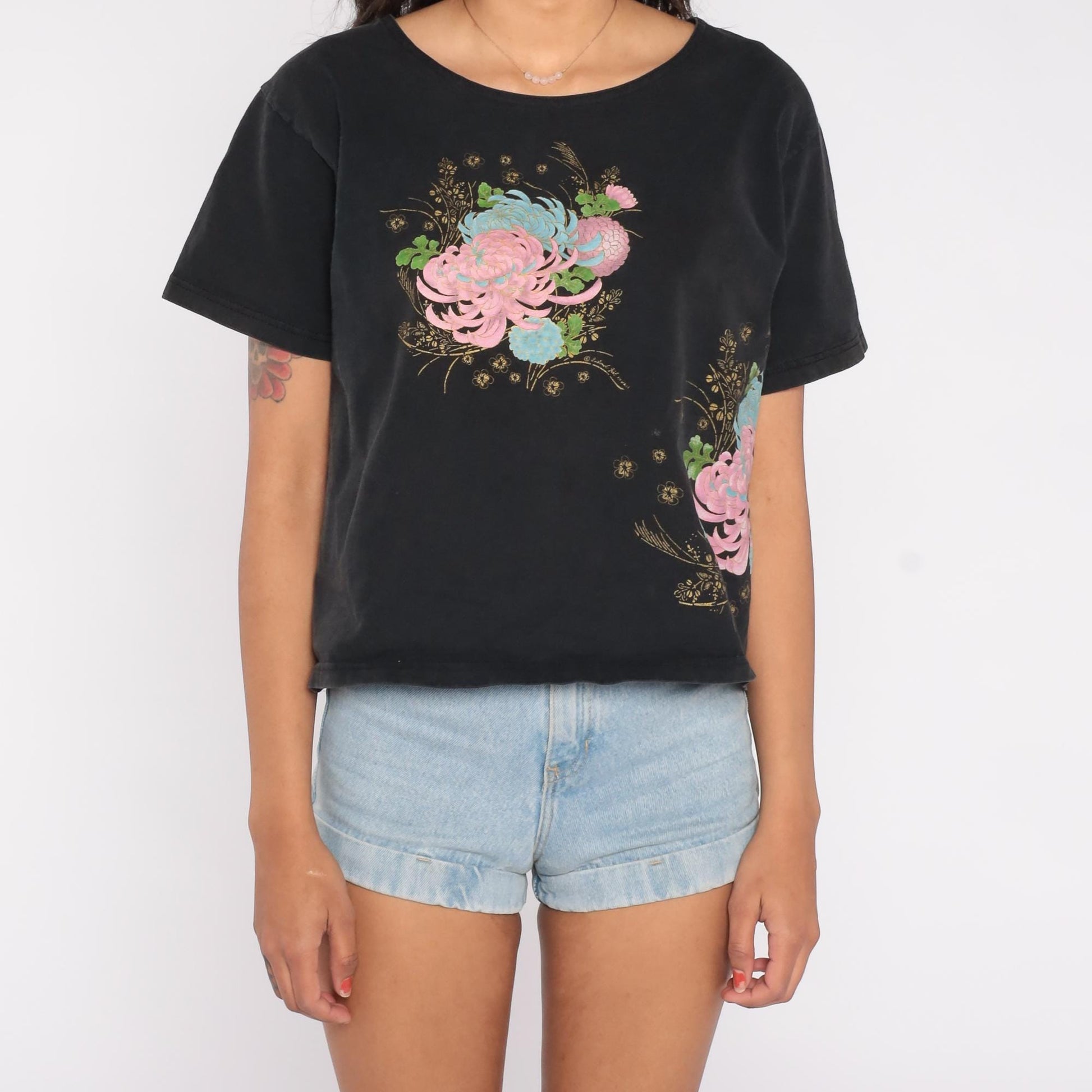 90s Chrysanthemum Floral T-Shirt Black Cotton Scoop Neck Cropped Medium M