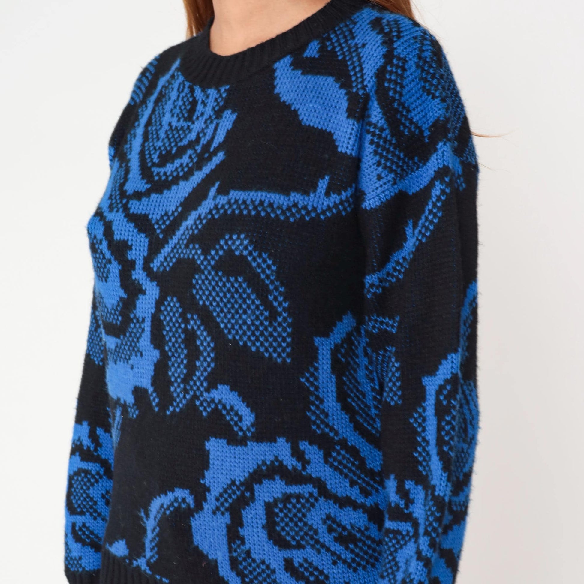 80s Basic Outlook Floral Knit Sweater Blue Black Rose Pattern Crew Neck Medium M