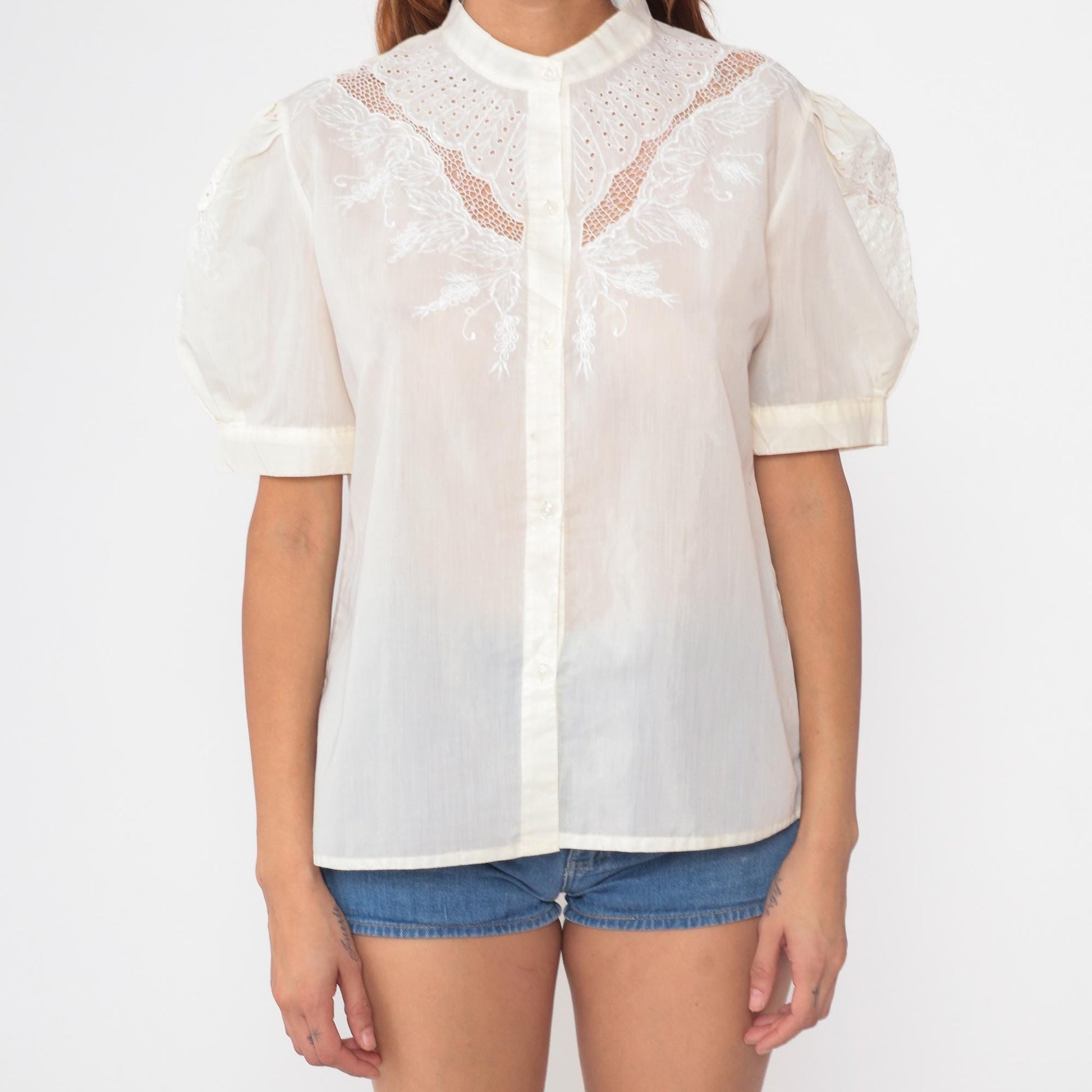70s Floral Embroidered Cutwork Blouse Cream Puff Sleeve Button Up Medium M