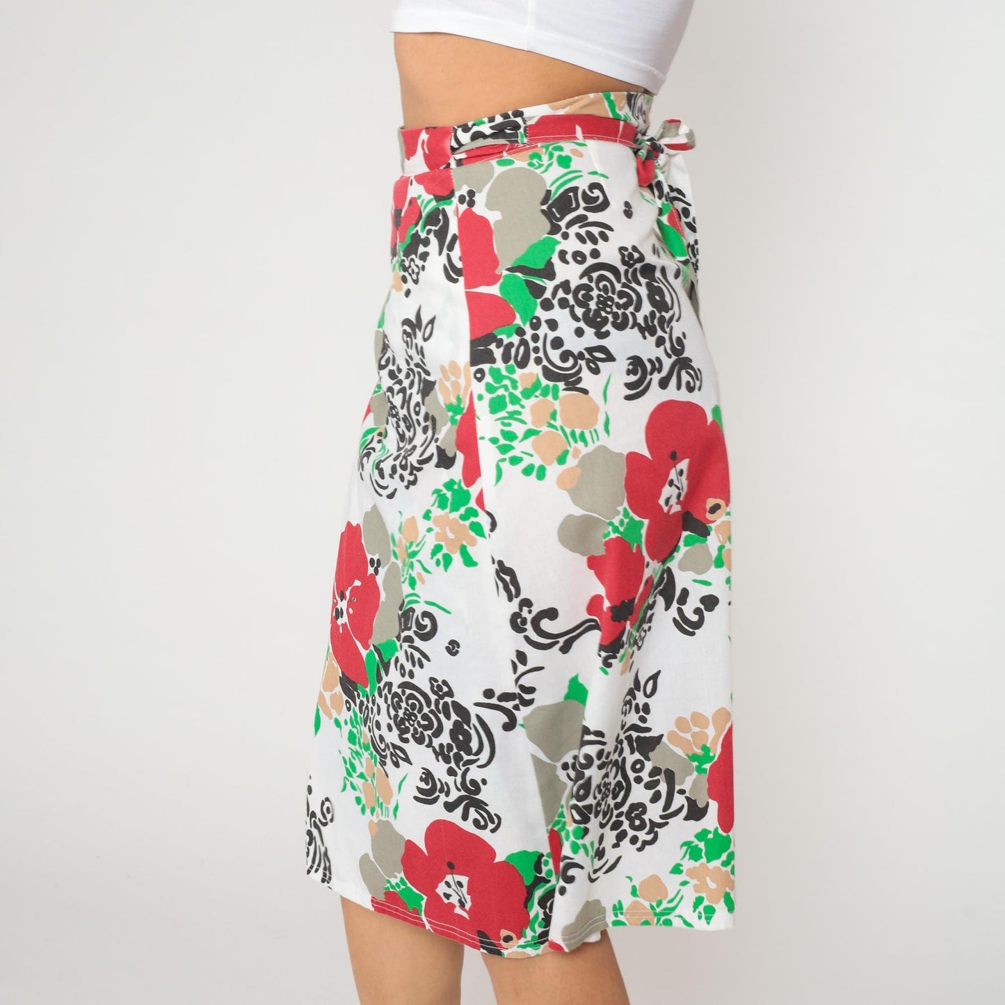 80s Floral Wrap Skirt Red White Black Green Knee-Length Tie Waist Medium
