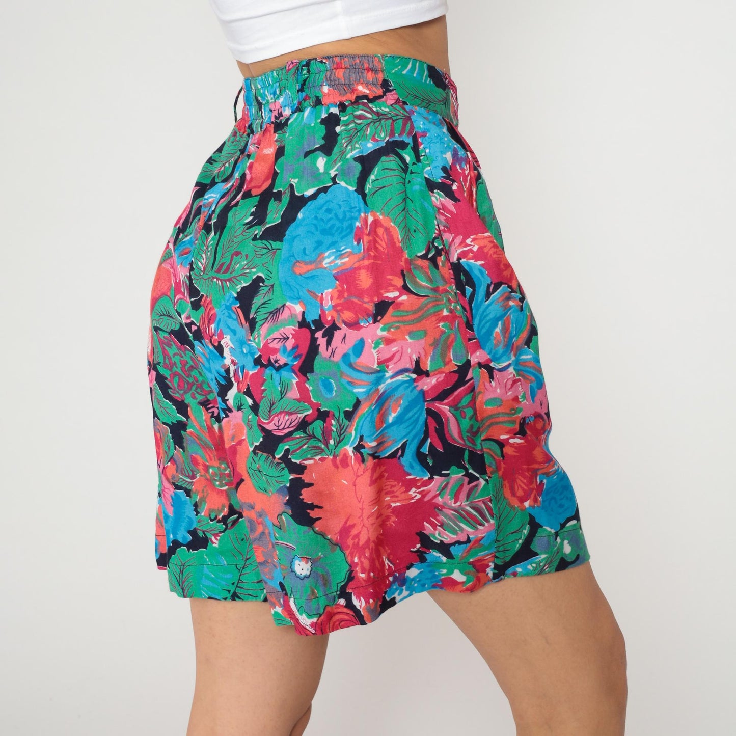 90s Tropical Floral High-Rise Shorts Rayon Black Pink Coral Small