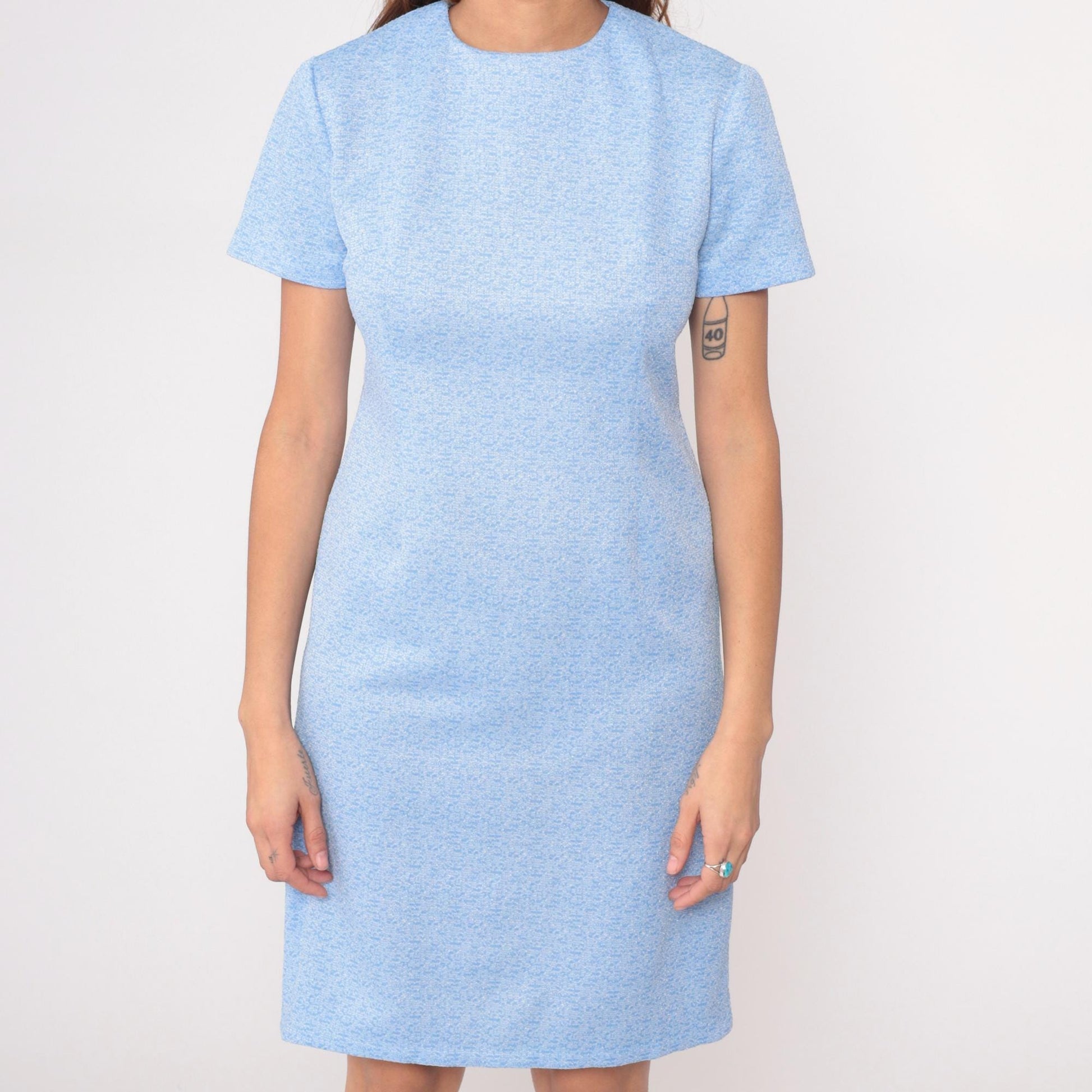 70s Light Blue Shift Dress Knee Length Short Sleeve Crew Neck Medium M