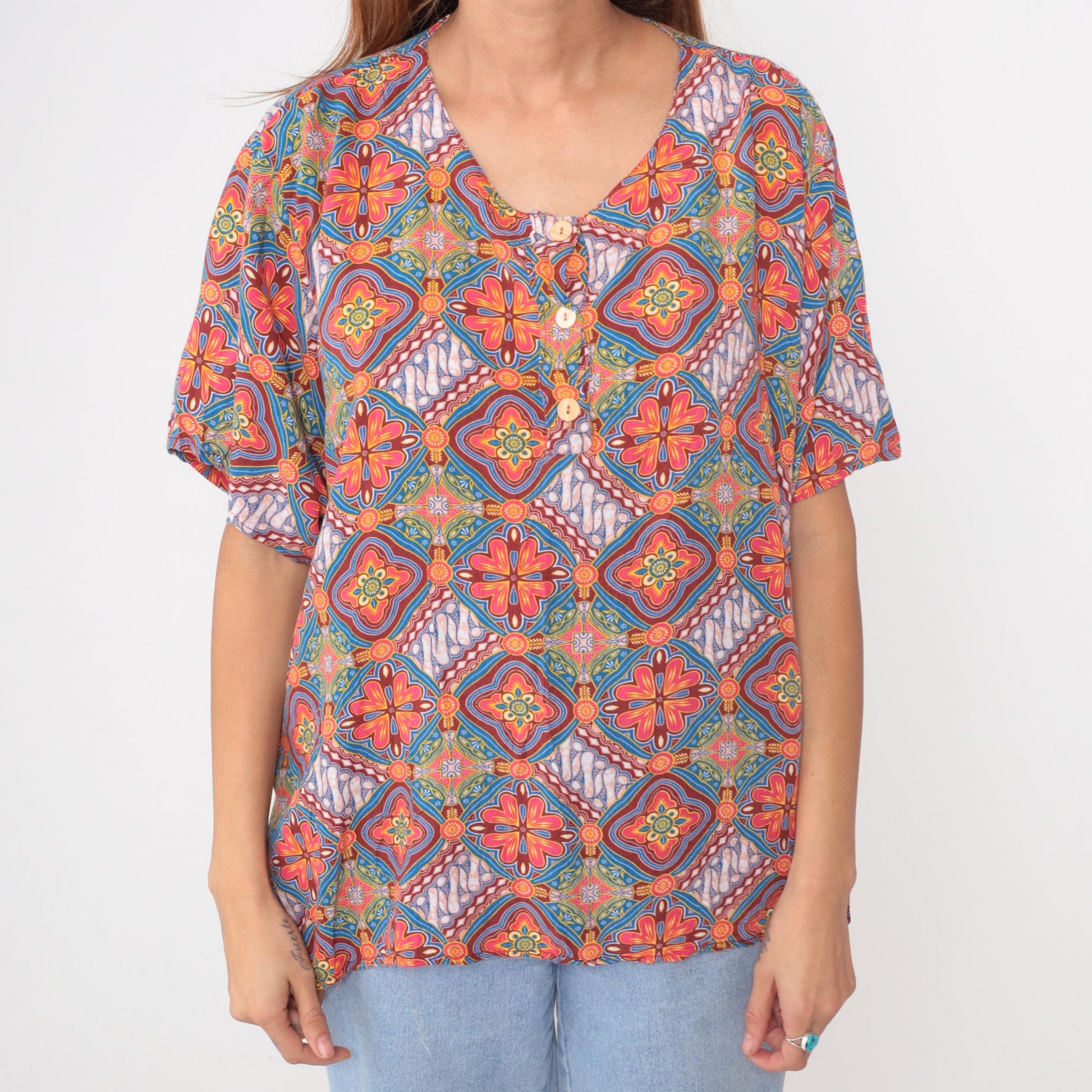Y2K Batik Blouse Geometric Floral Button Front V Neck Short Sleeve Medium