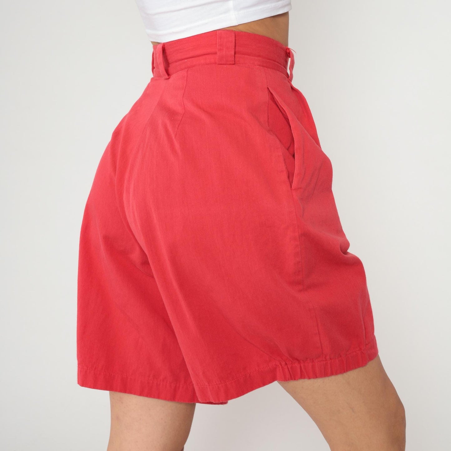 90s Bianca Nyqara Coral Red High-Waisted Pleated Shorts Small S