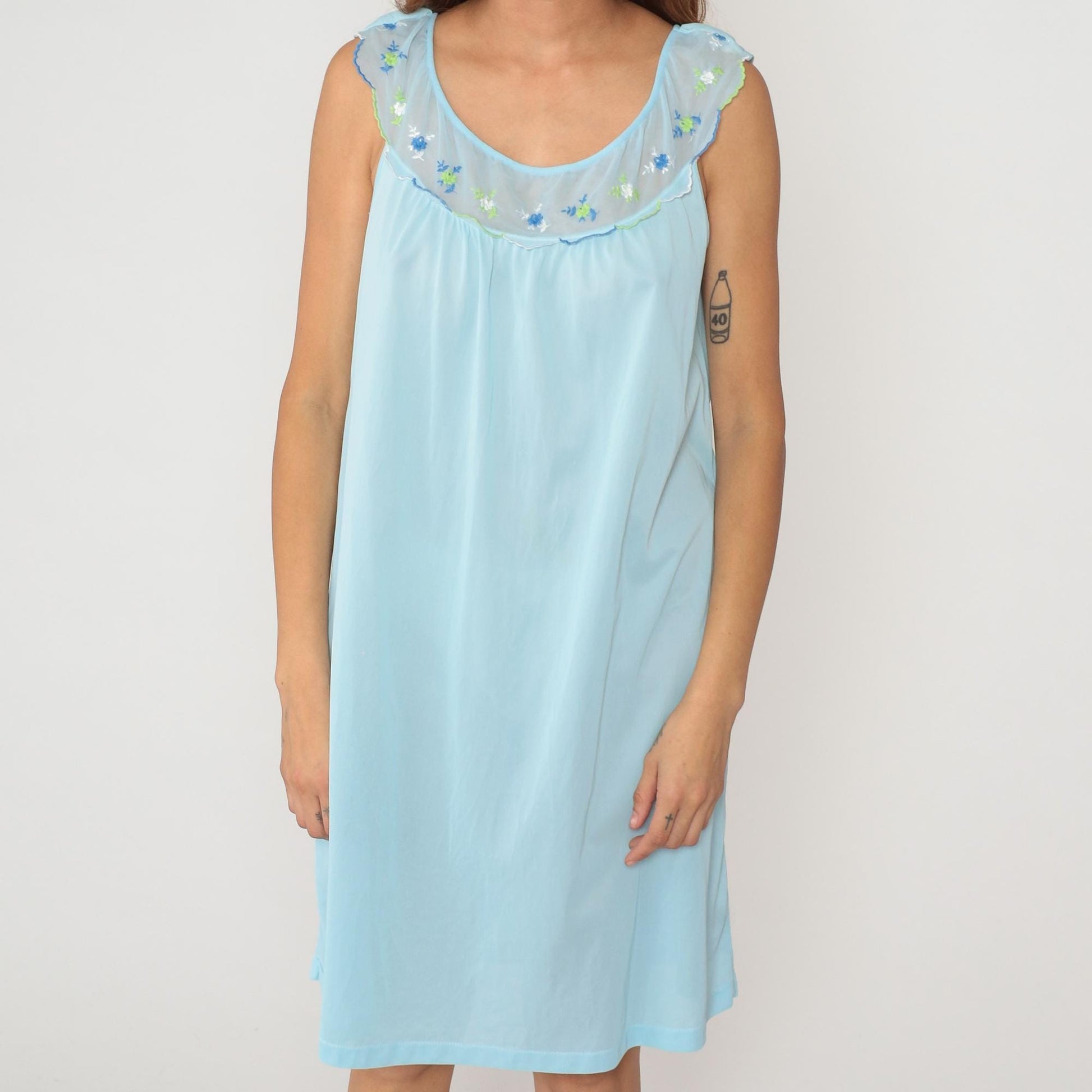 70s Baby Blue Embroidered Floral Nightgown Empire Waist Scoop Neck Medium