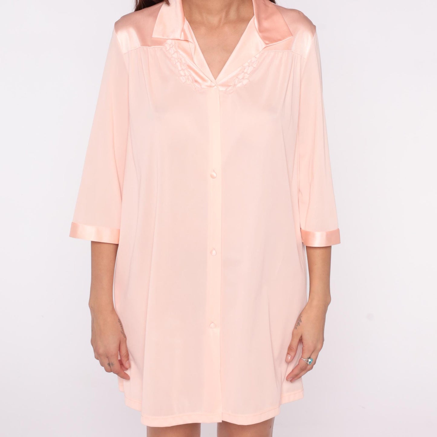 90s Vanity Fair Pink Nightgown Satin Collar Button Front Knee-Length Small