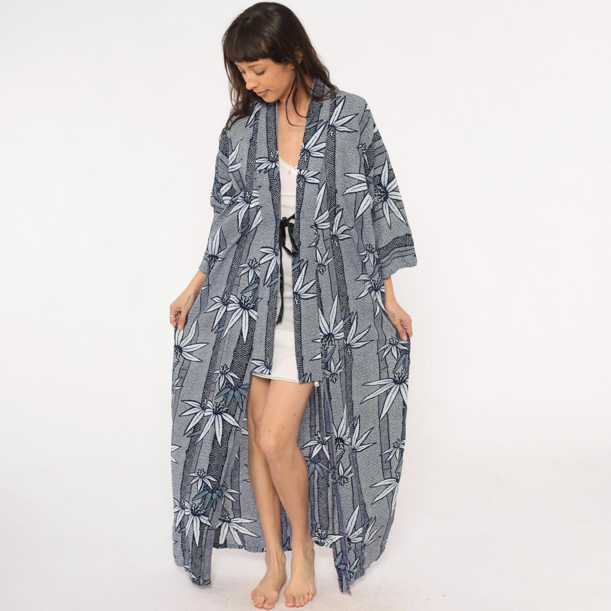 80s Blue White Botanical Kimono Robe Maxi Floral Leaf Print Medium