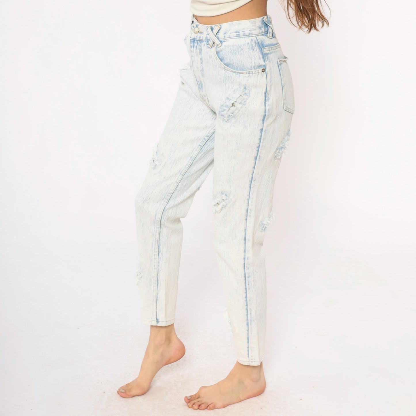 90s Anti Basic Light Wash Distressed High-Rise Jeans Large L