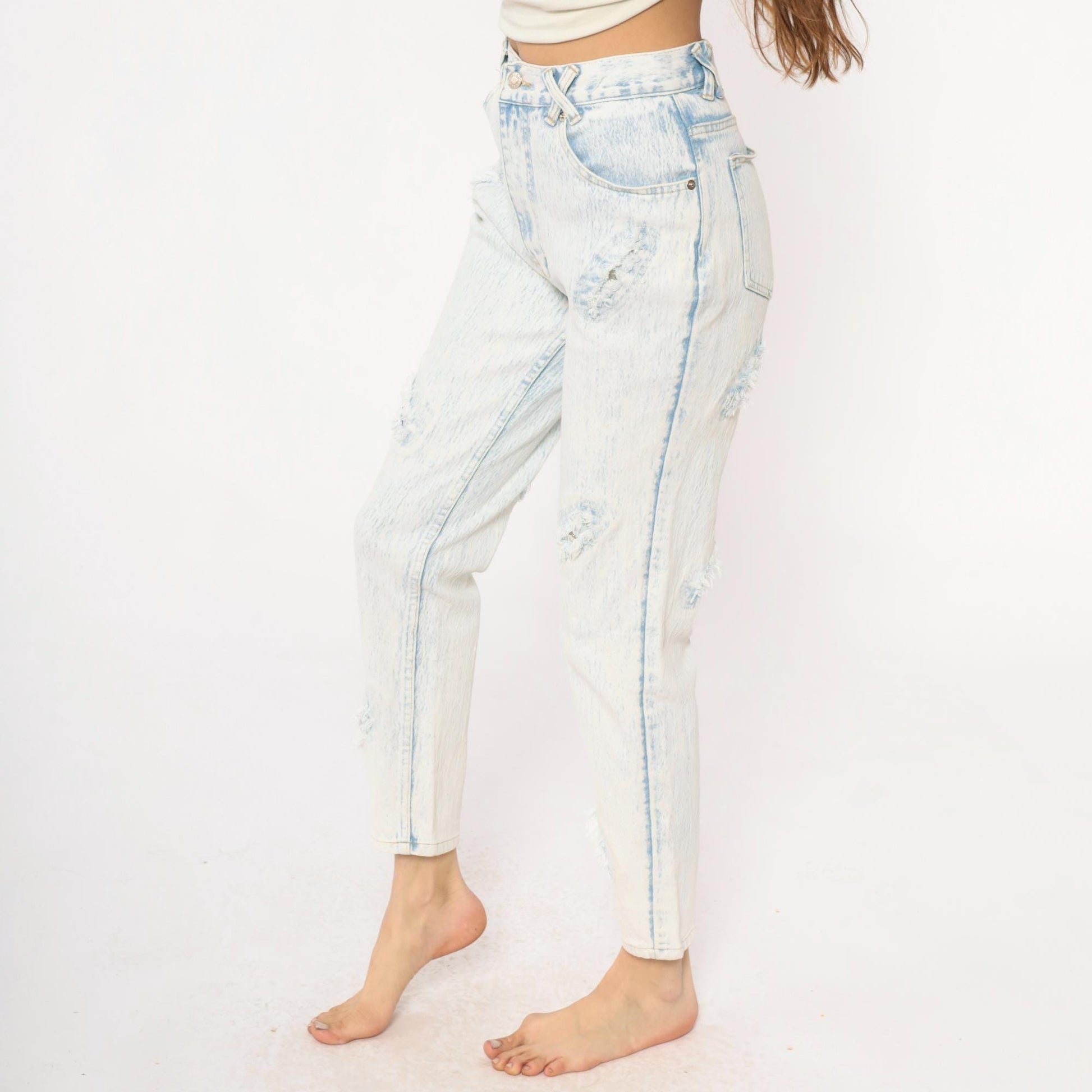90s Anti Basic Light Wash Distressed High-Rise Jeans Large L
