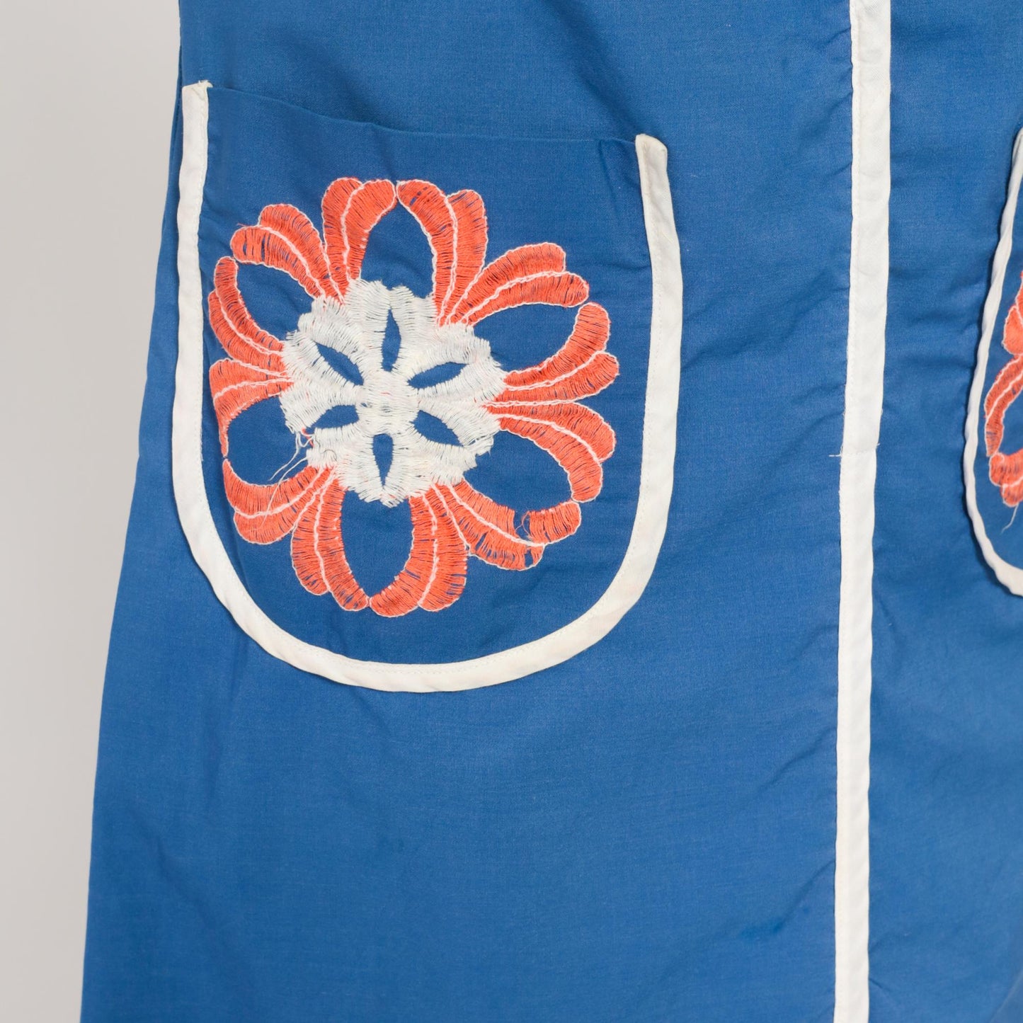 70s Blue Floral Embroidered House Dress White Trim Knee Length Medium