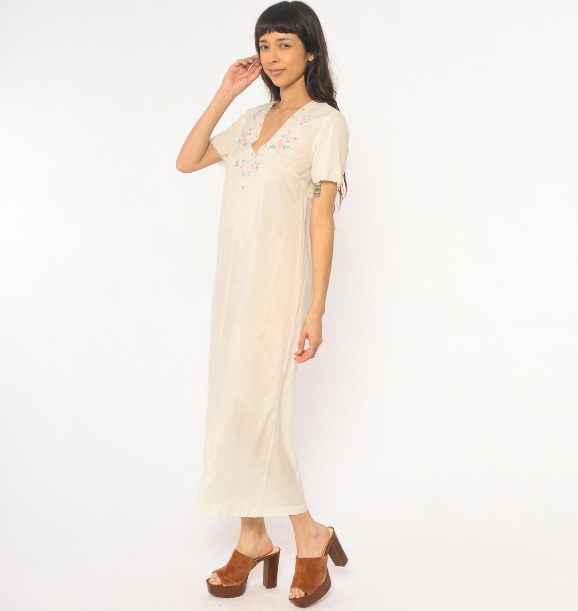 70s Cream Embroidered Floral Maxi Dress V-Neck Short Sleeve Small S