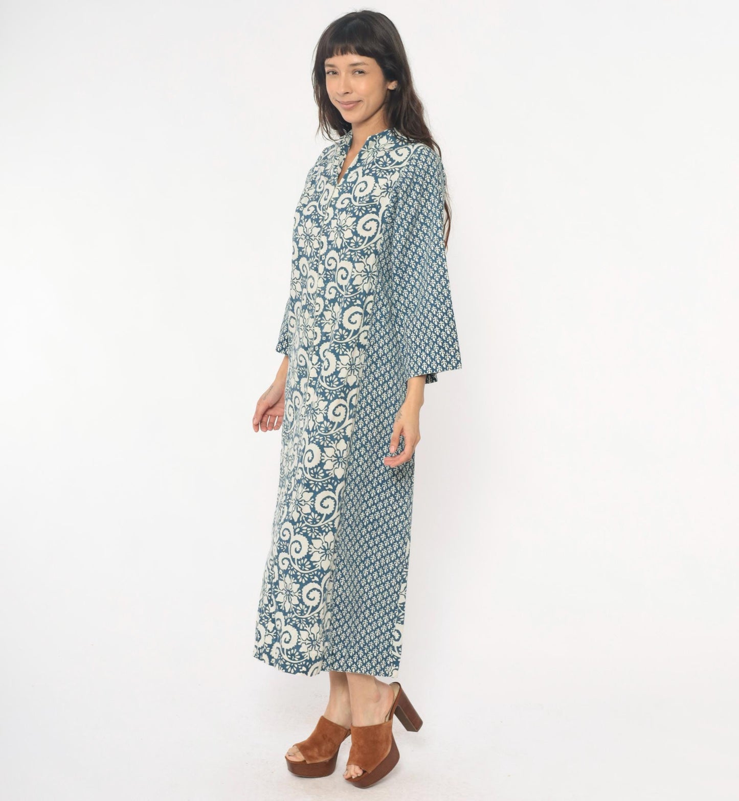 70s Blue Floral Maxi Dress Cotton Kaftan V-Neck Button Front Small