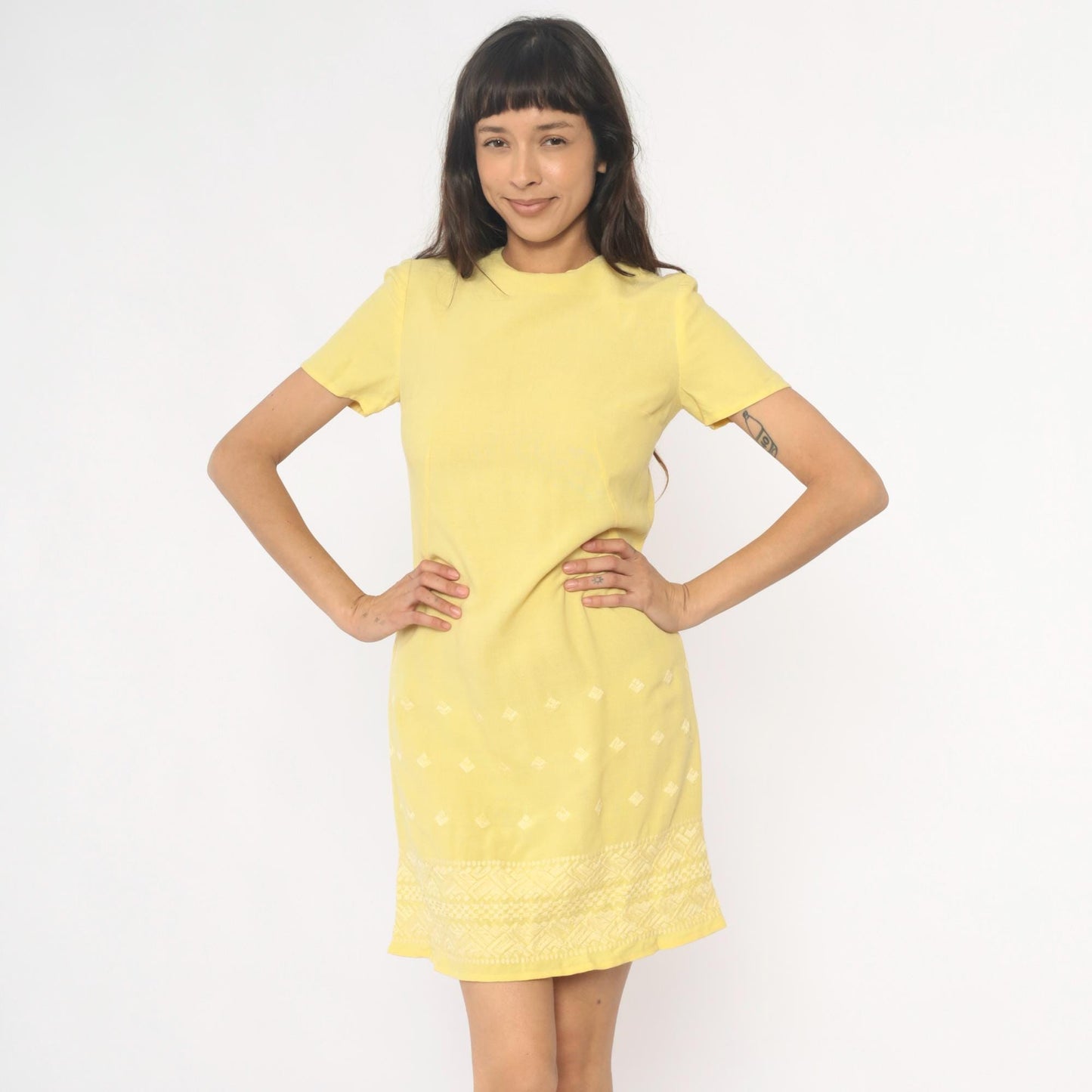 60s Yellow Mini Shift Dress Embroidered Geometric Border Short Sleeve Extra Small XS