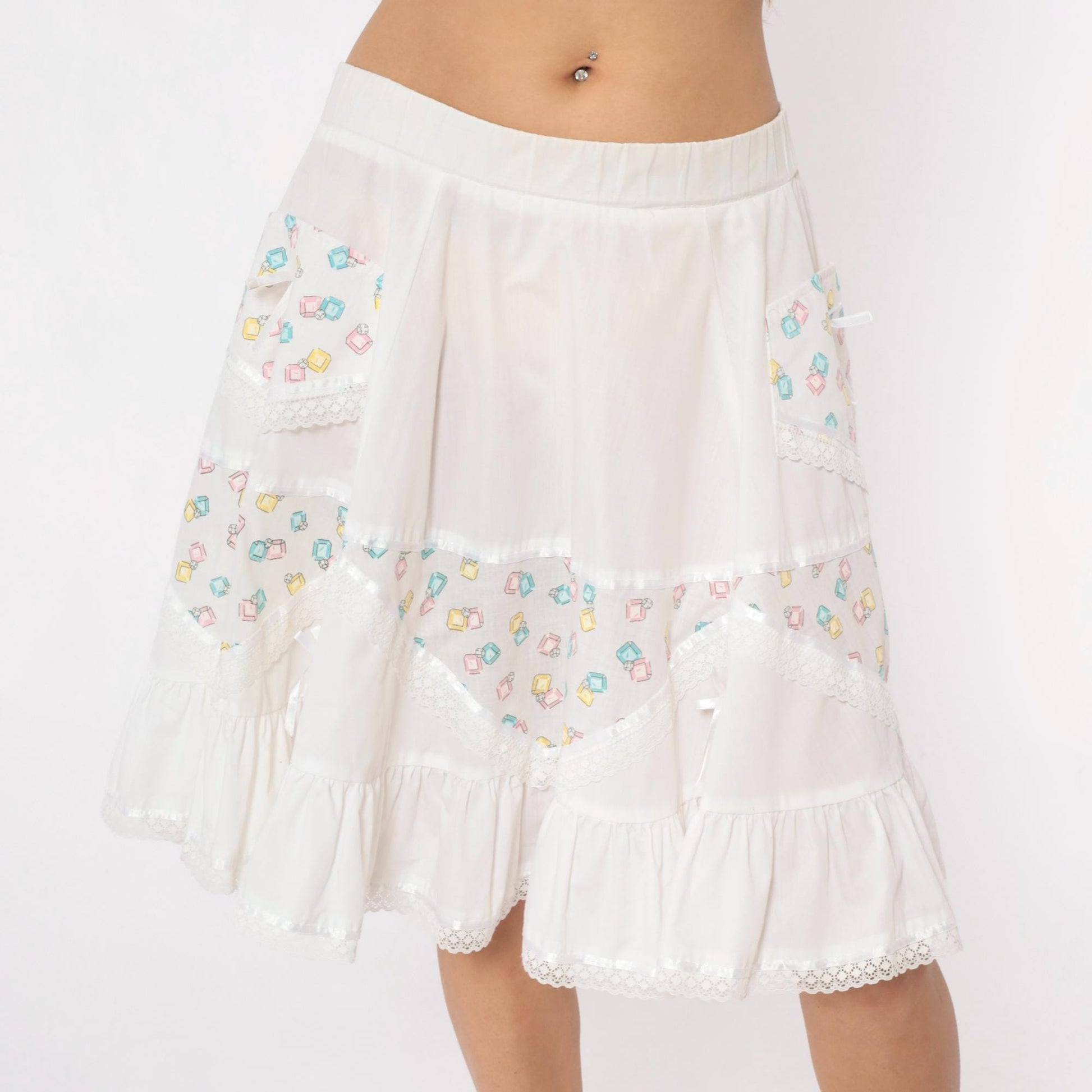 80s Fashions by Bettye White Tiered Mini Skirt Pastel Geometric Lace Trim Medium