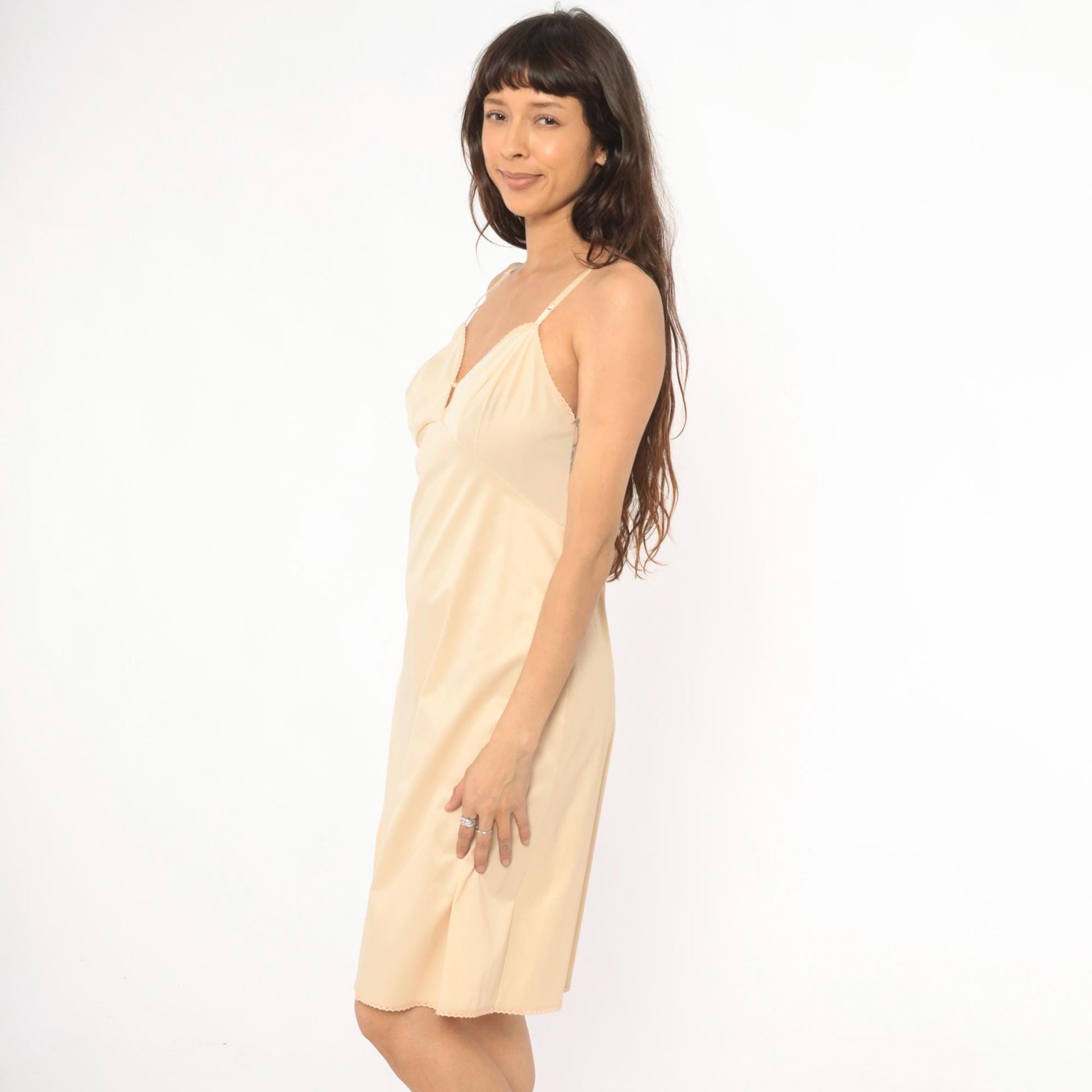 70s Vanity Fair Slip Dress Cream Nylon V-Neck Scalloped Lace Knee-Length Medium M
