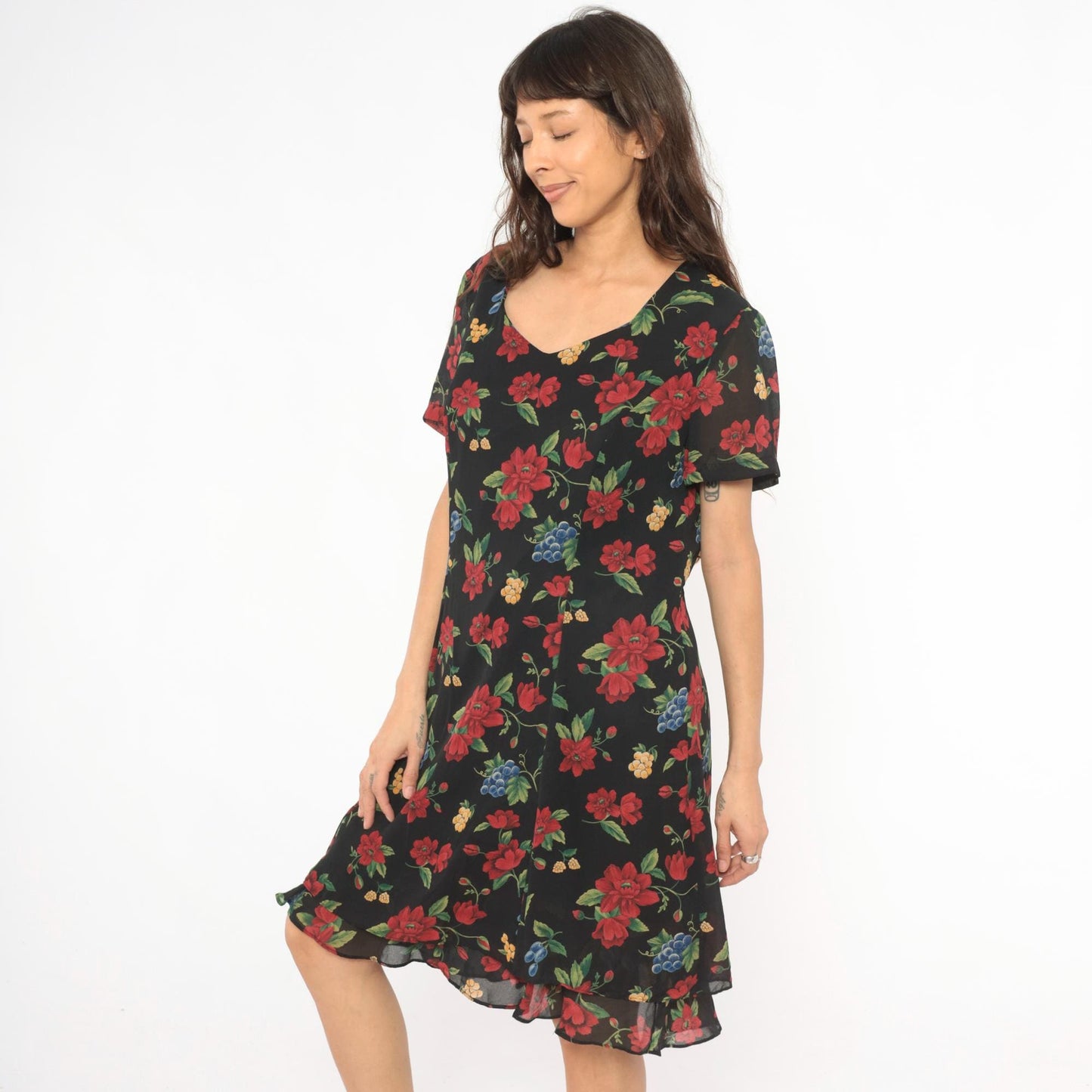 90s Olivia Rose Floral Knee-Length Dress Black Red Grape Print Medium M