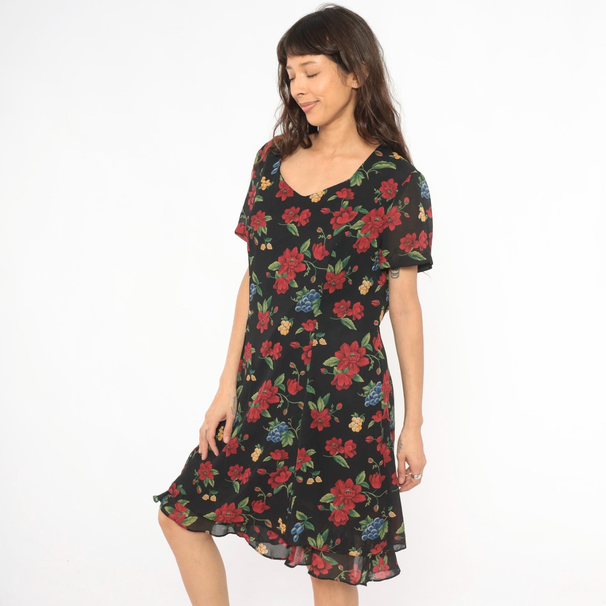90s Olivia Rose Floral Knee-Length Dress Black Red Grape Print Medium M
