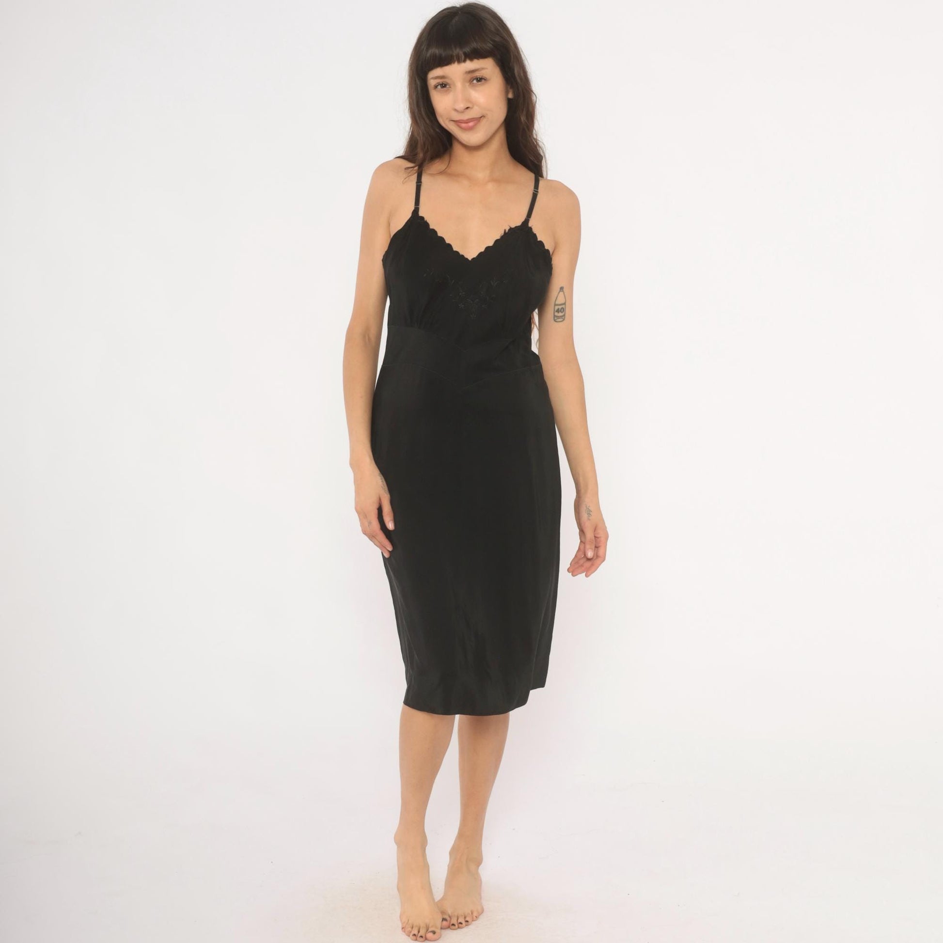 1950s Black Slip Dress Scalloped Lace Trim Embroidered Floral Bodice Medium M