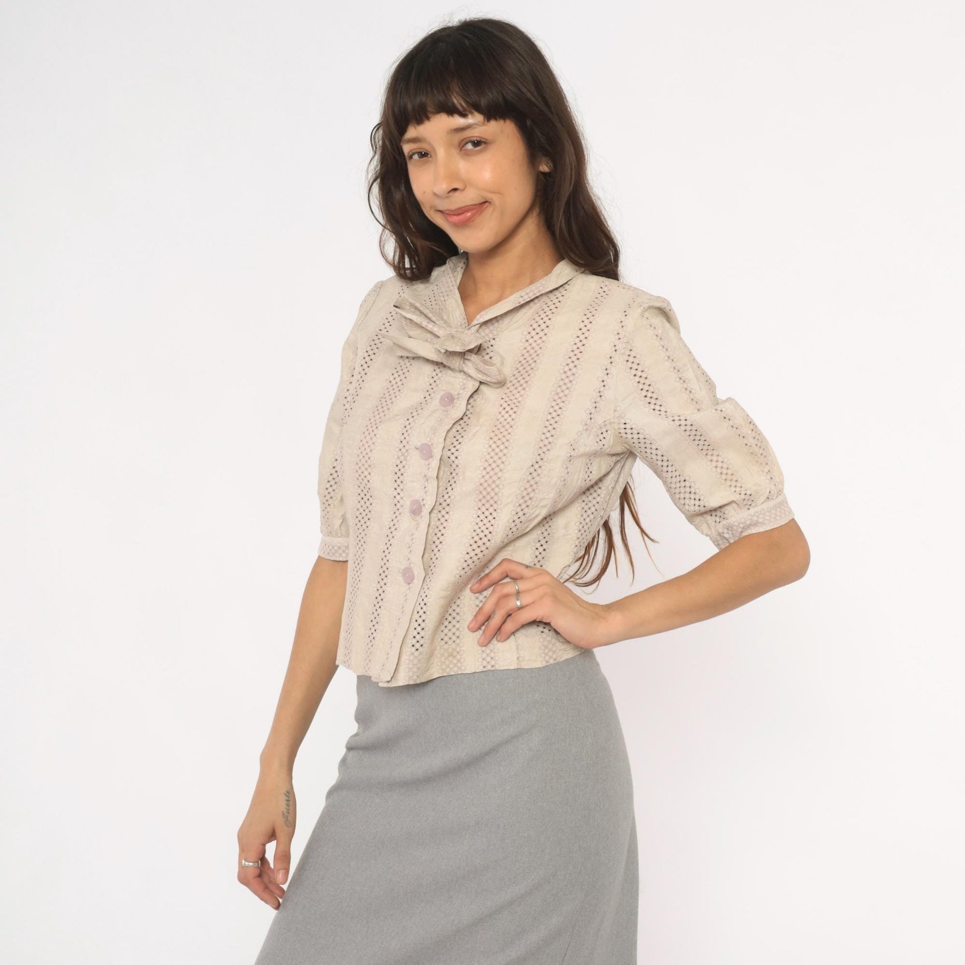 70s Cream Eyelet Blouse Puff Sleeve Bow Collar Button Front Small