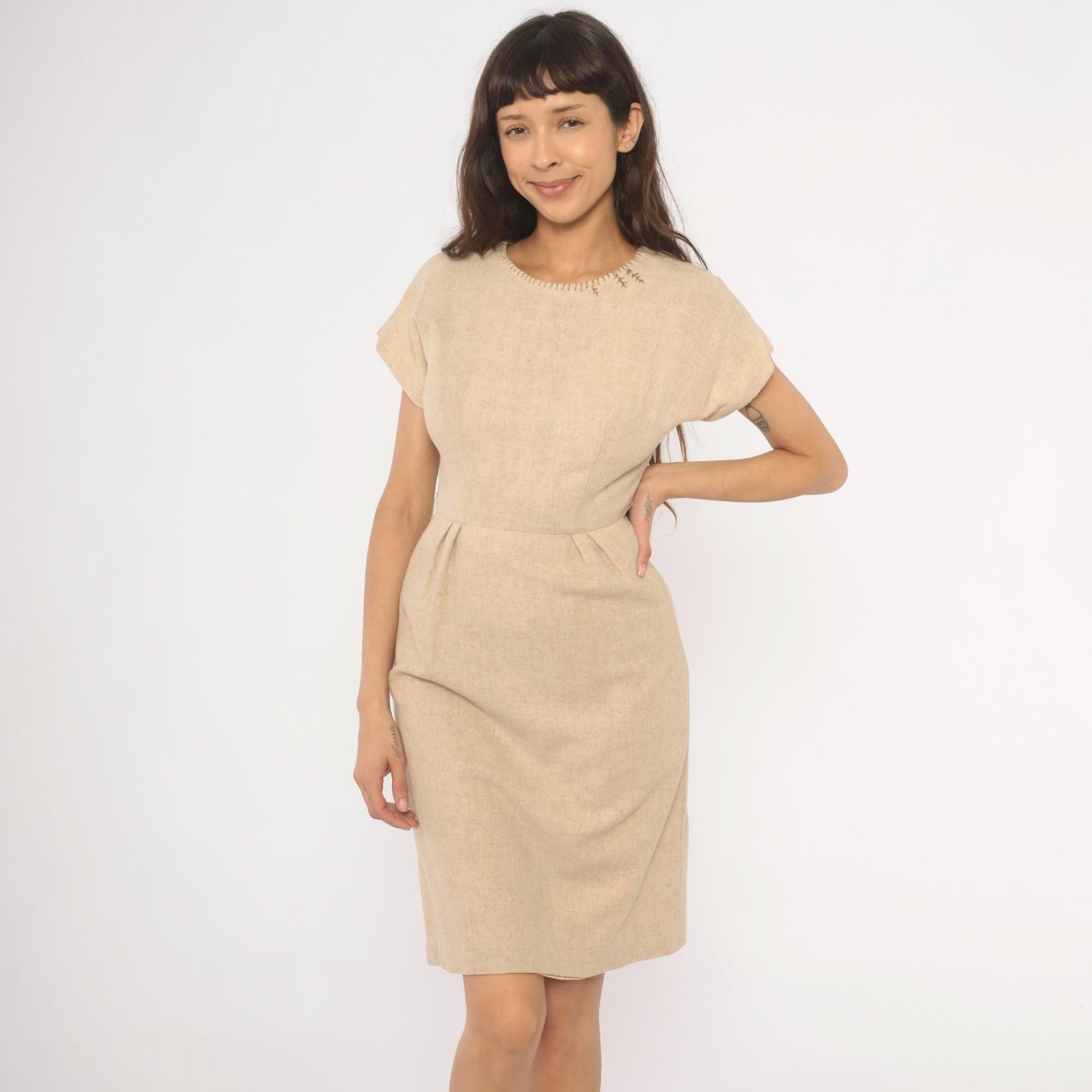 1950s Tan Wool Blend Sheath Dress Whipstitch Neckline Cap Sleeve Extra Small XS