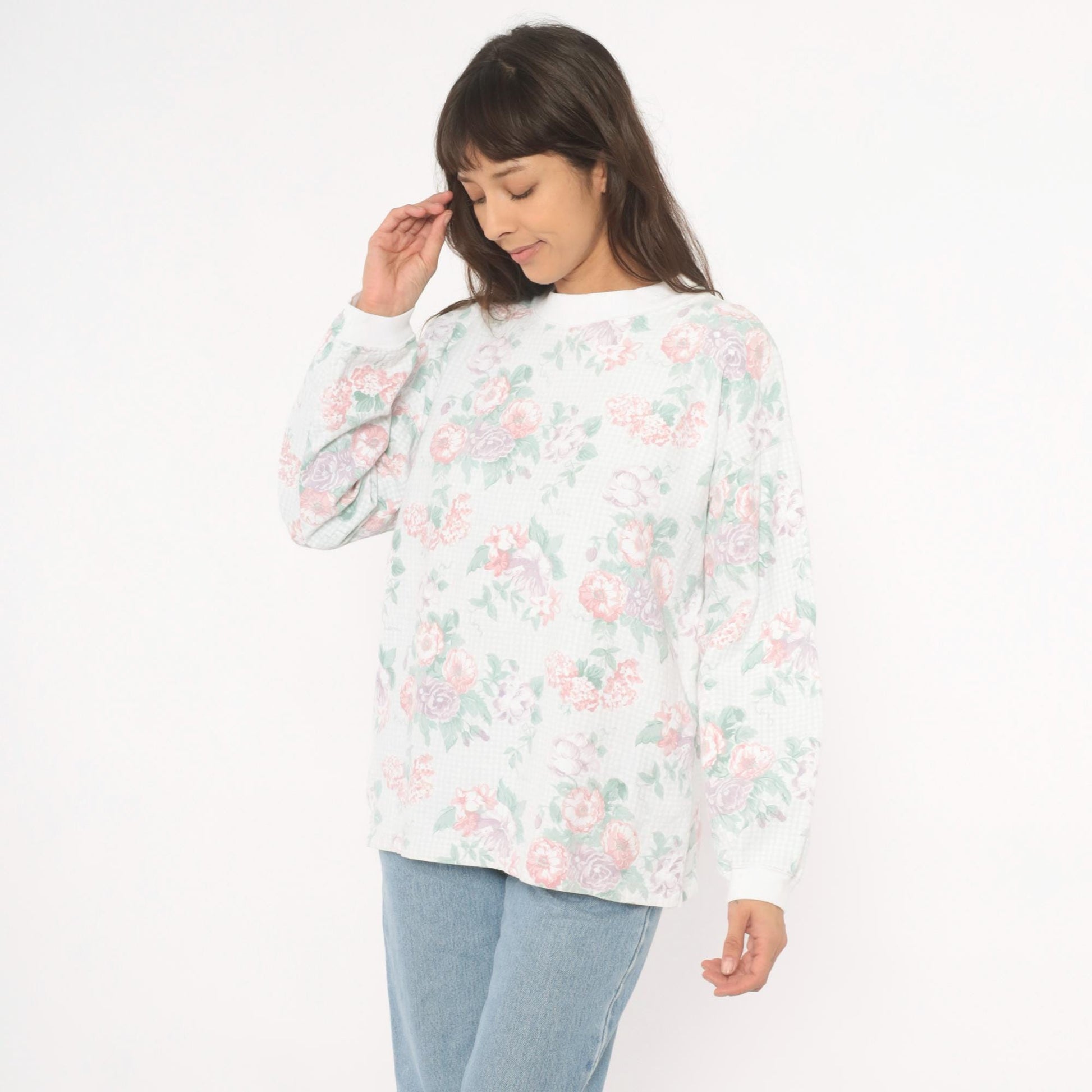 90s Floral Crewneck Sweatshirt Pink Lavender Rose Print White Medium