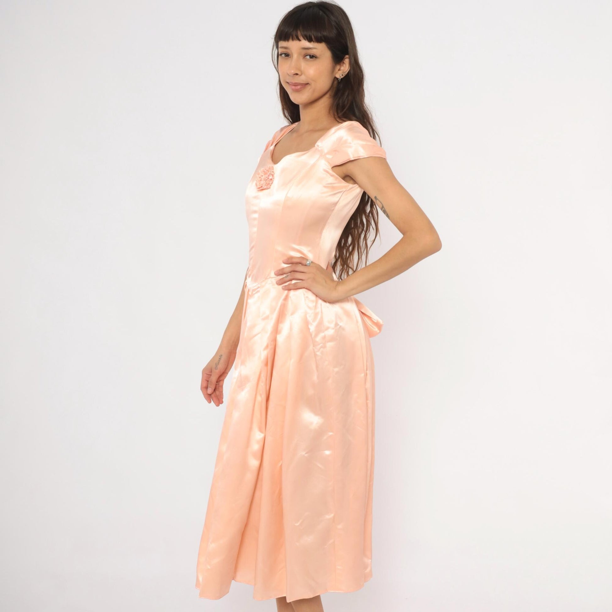 60s Peach Satin Gown Sweetheart Neckline Cap Sleeve Rosette Bow Tea Length Medium M
