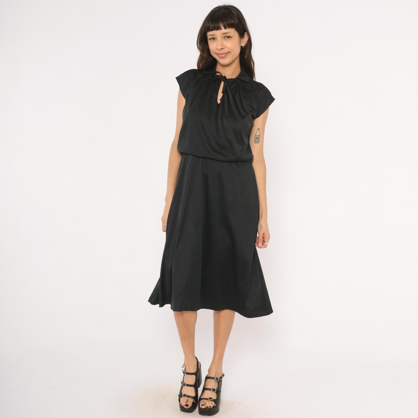 1970s Black Tie Neck Dress Cap Sleeve Keyhole Neckline Gathered Waist Large L