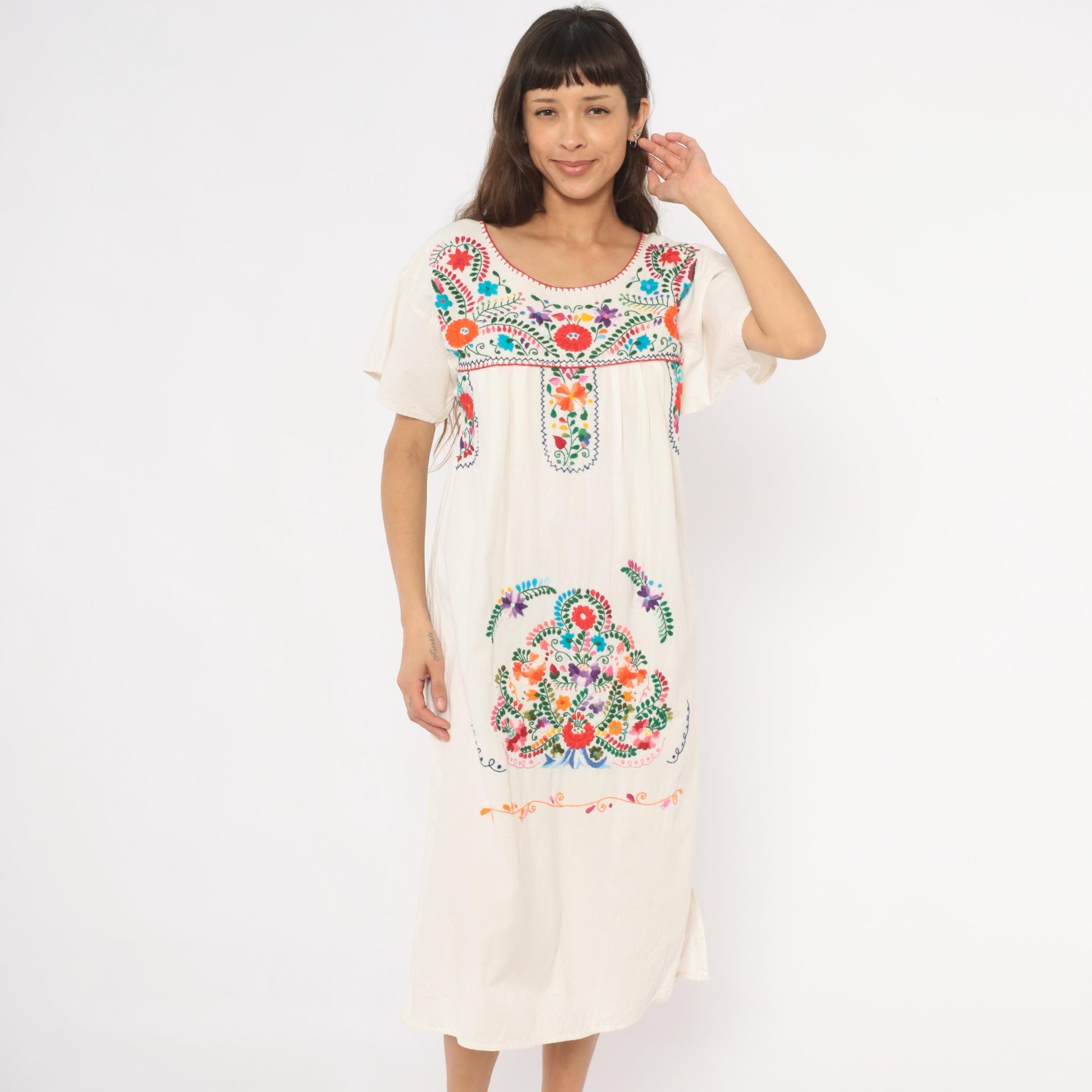 90s Mexican Puebla Embroidered Dress White Cotton Floral Midi Scoop Neck Medium M