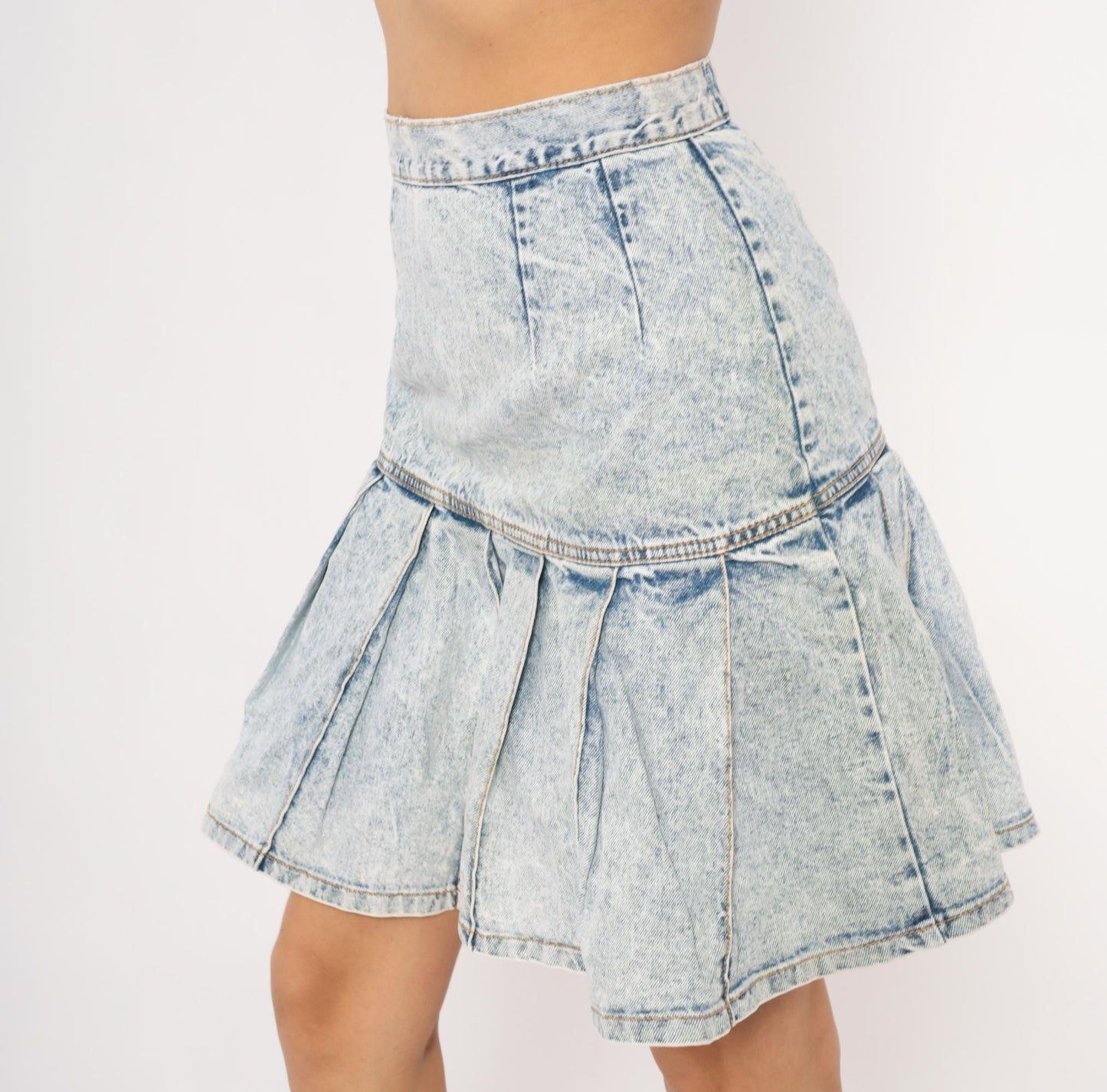 90s Free Agent Acid Wash Denim Mini Skirt Pleated Drop Waist Light Blue Small S