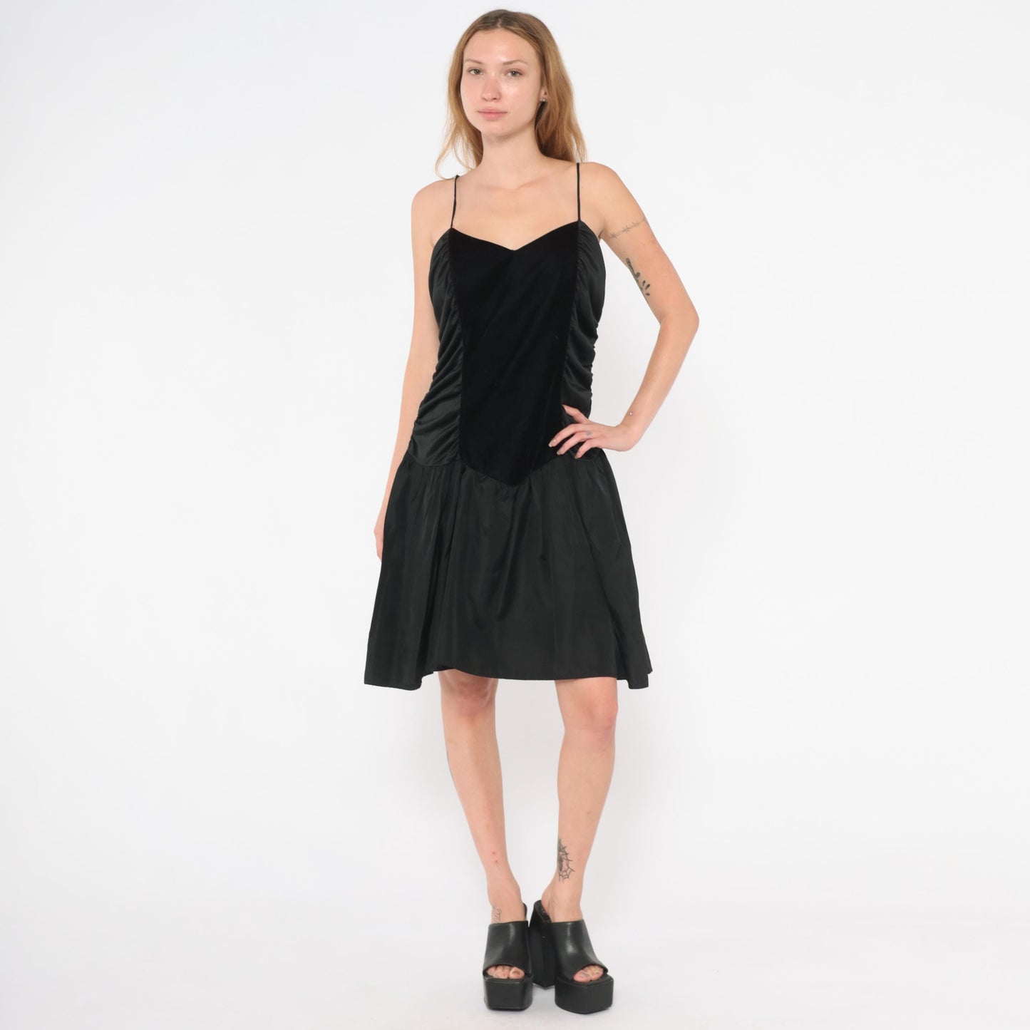 90s Black Velvet Party Dress Drop Waist Sweetheart Neckline Knee Length Large L