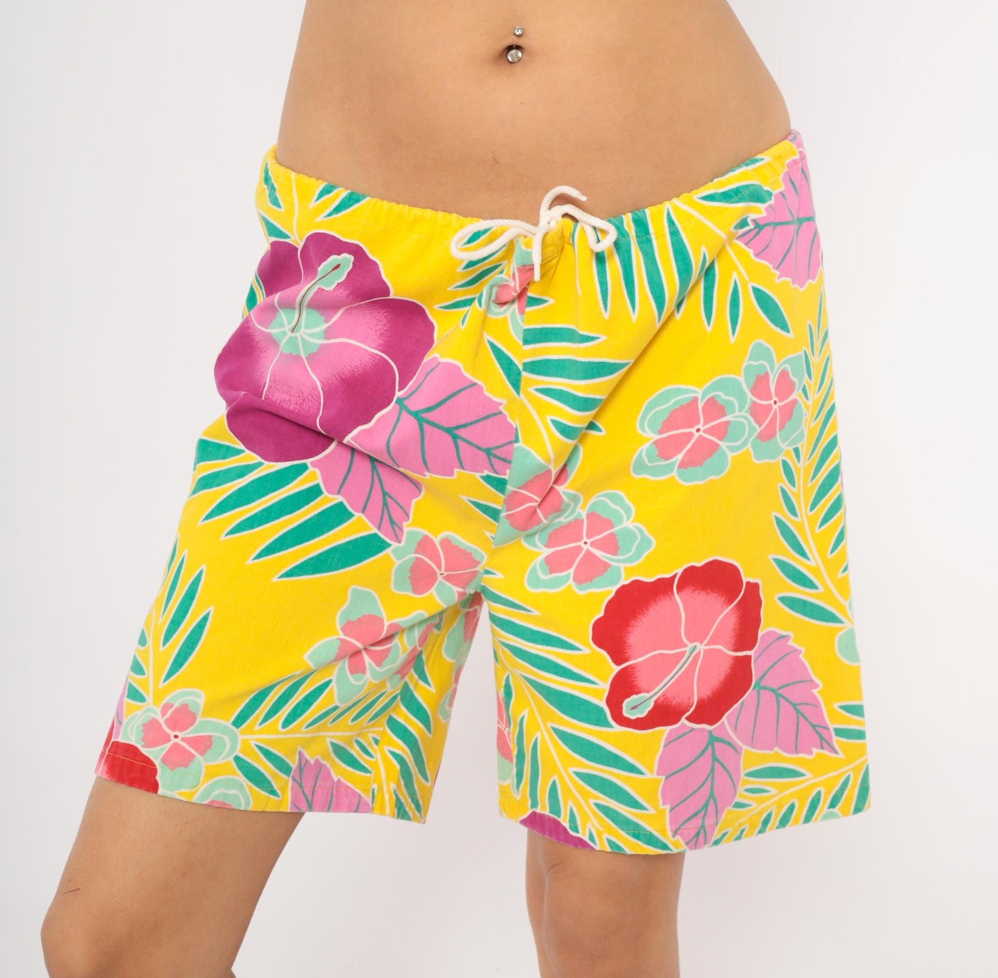 90s Beach Scene Hawaiian Board Shorts Yellow Tropical Floral Cotton Medium