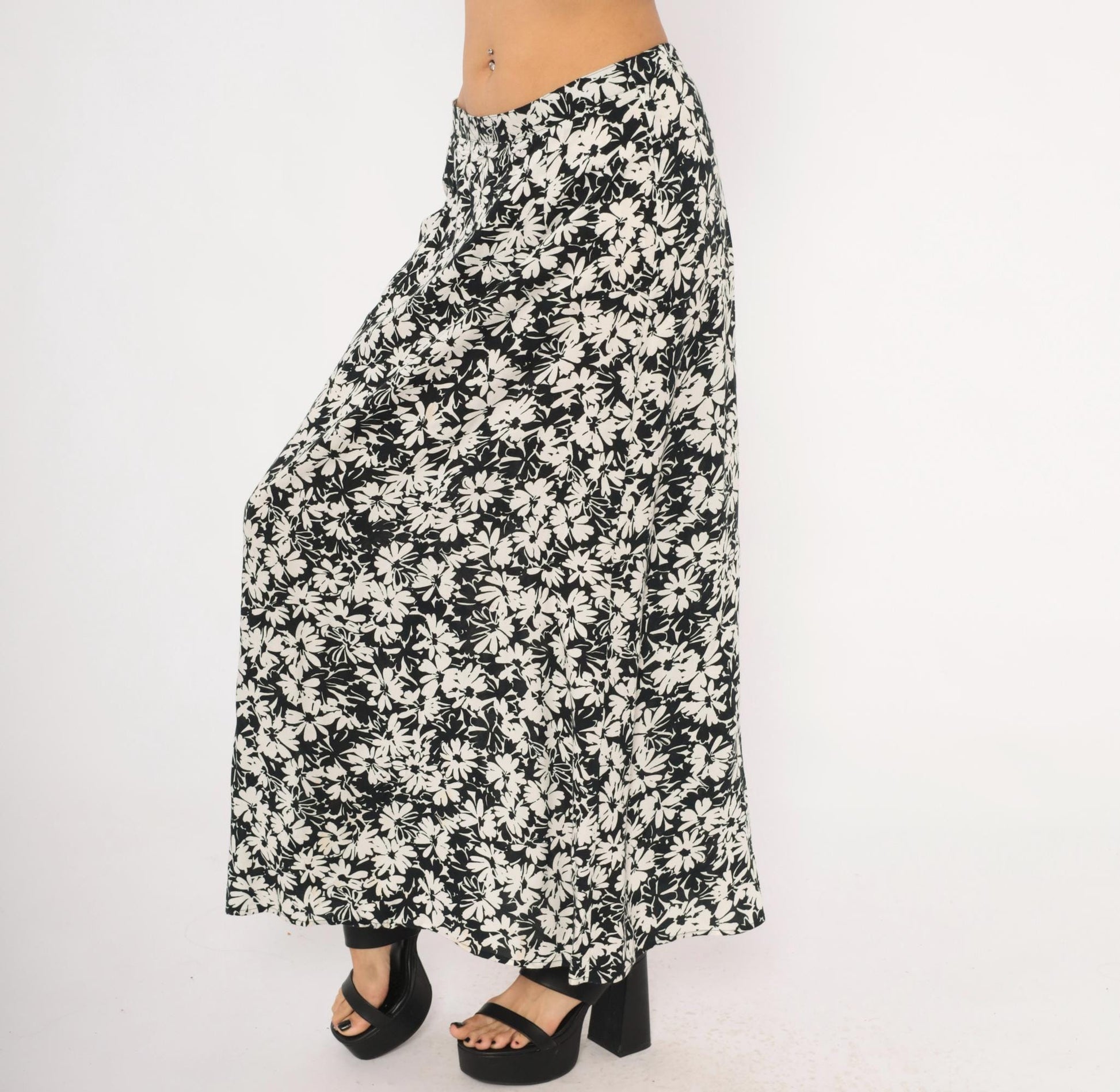 Y2K Briggs Black Daisy Floral Maxi Skirt Ivory Cream Medium M