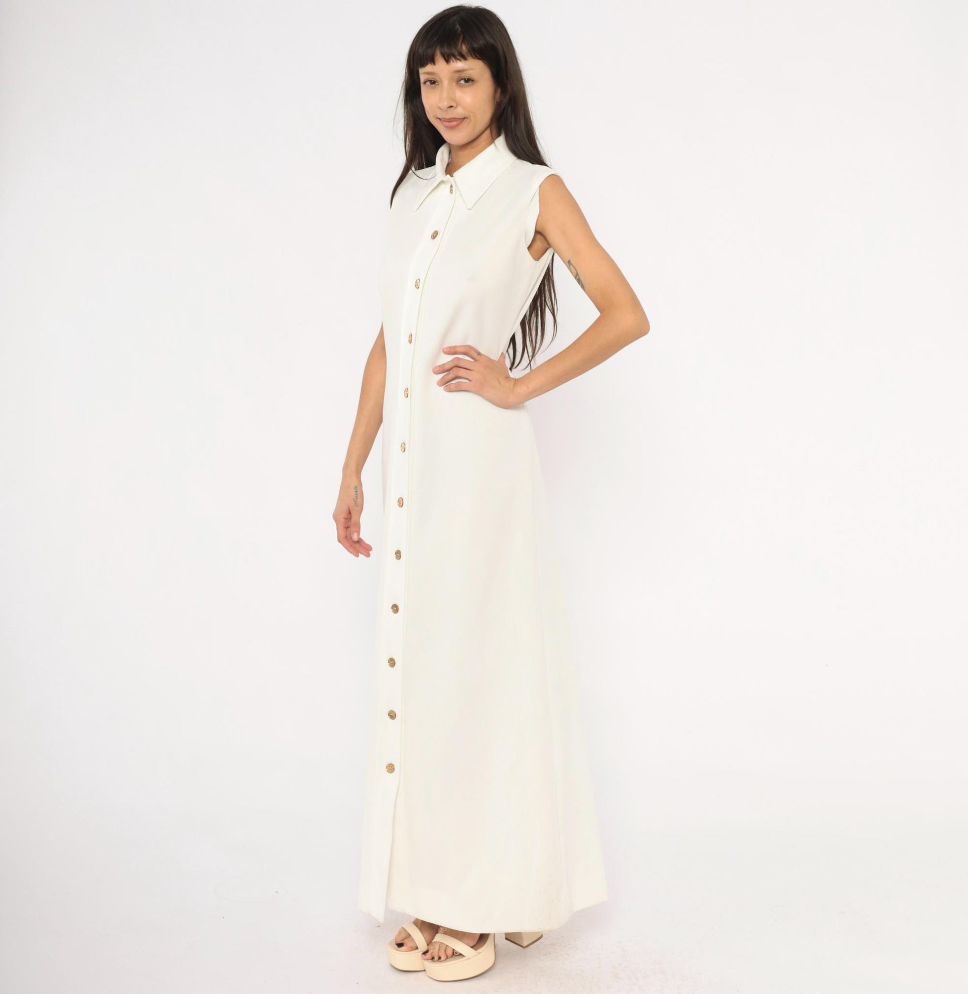 70s Ivory Sleeveless Maxi Shirtdress Gold Buttons Pointed Collar Medium