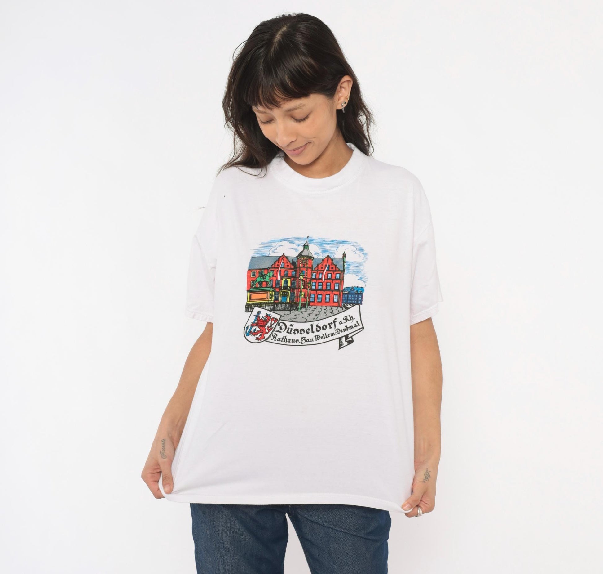 90s B & C Düsseldorf Rathaus Graphic Tee White Cotton Crew Neck Large L