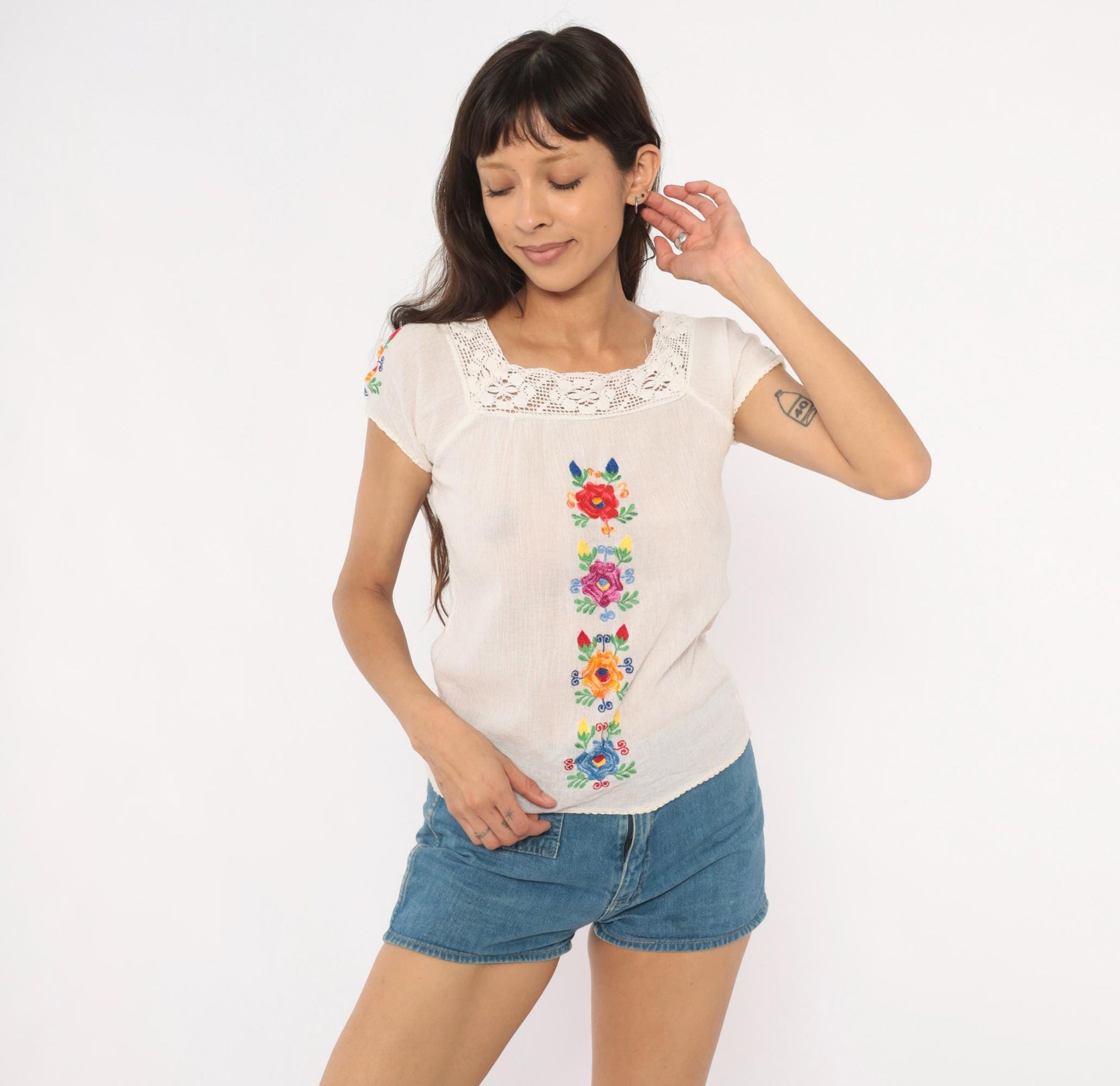 2000s Delias Peasant Blouse Embroidered Floral Crochet Cream Cotton XS