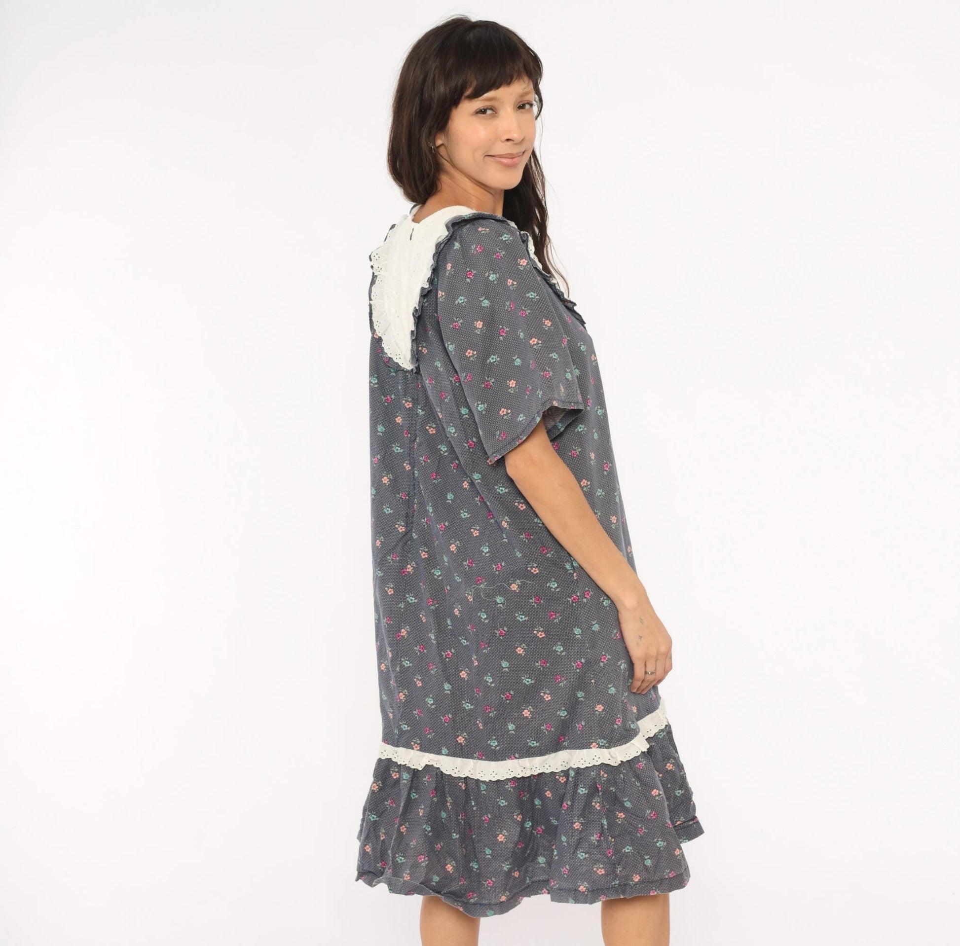 80s Slate Blue Calico Floral Eyelet Bib Prairie Dress Cotton Small