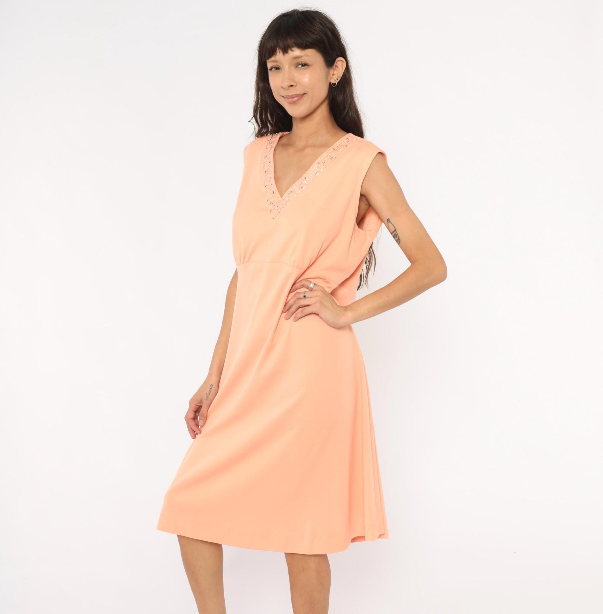 1970s Peach Beaded Empire Waist Dress Sequin V-Neck Knee-Length Extra Large XXL