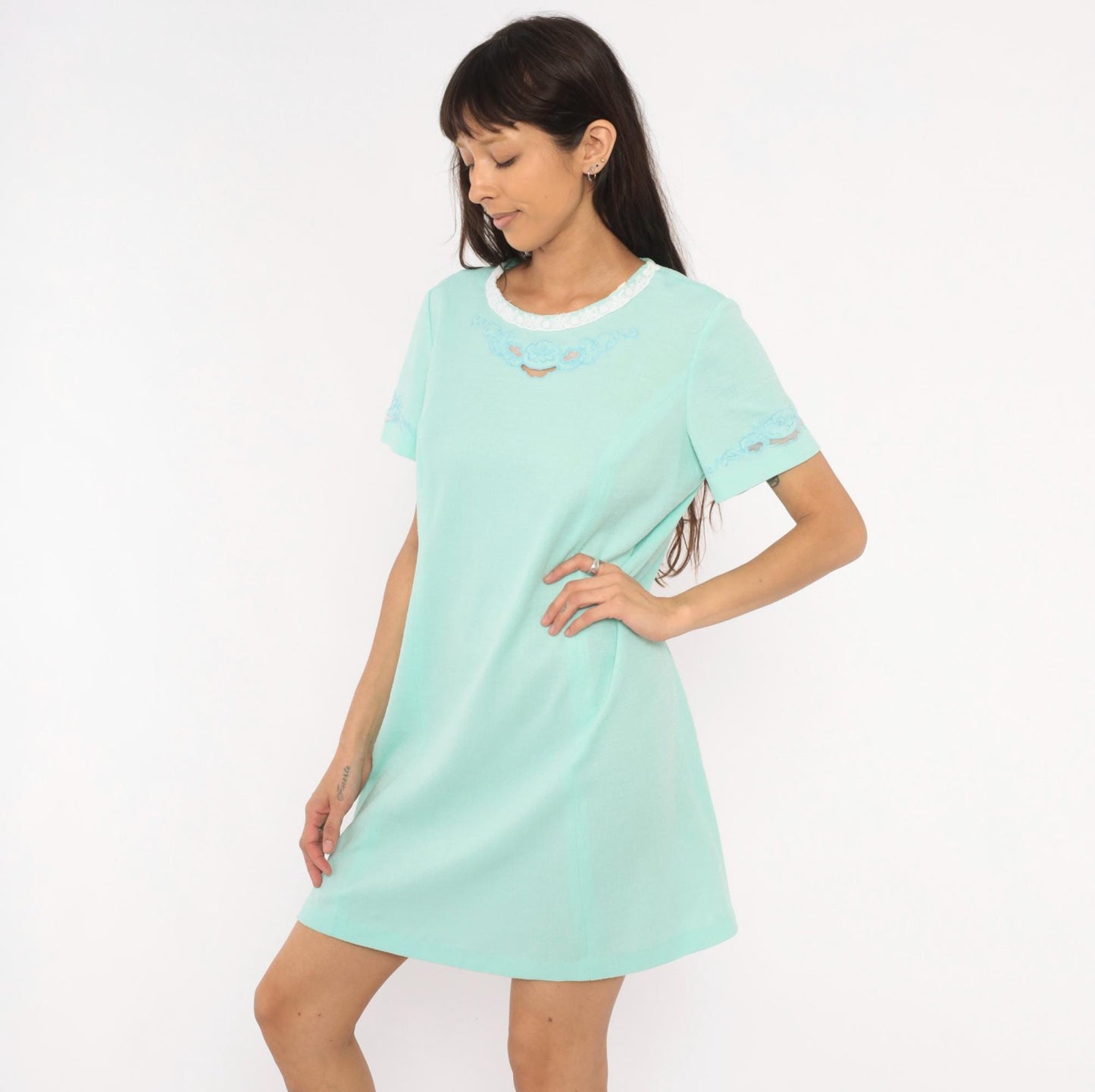 70s Lady Windsor Mint Shift Dress Embroidered Floral Cutout Knee-Length Large