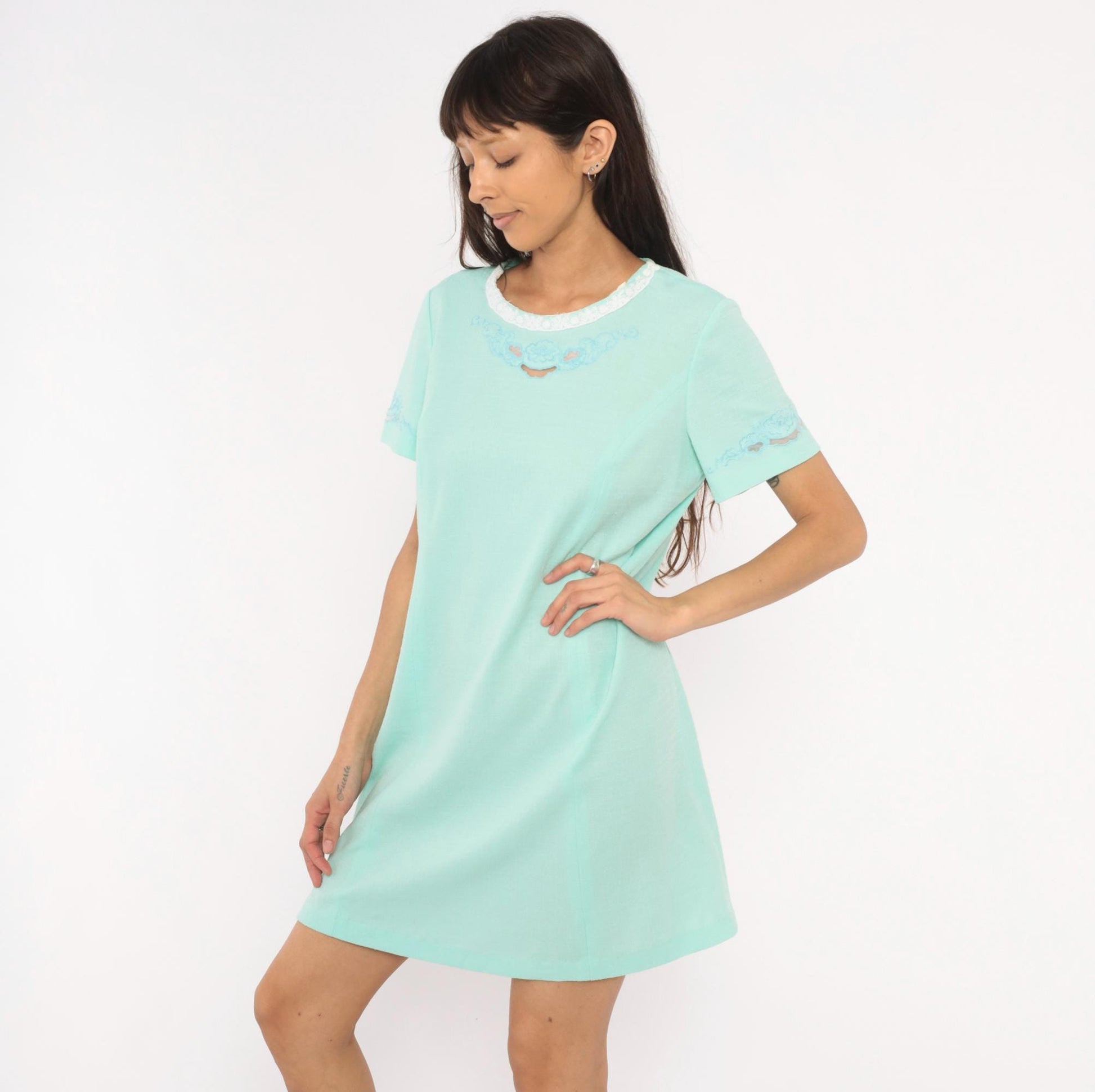70s Lady Windsor Mint Shift Dress Embroidered Floral Cutout Knee-Length Large